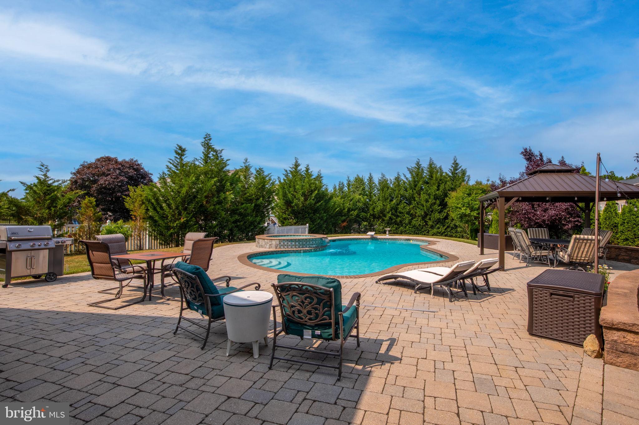 RICHARDSON'S LEGACY - Residential