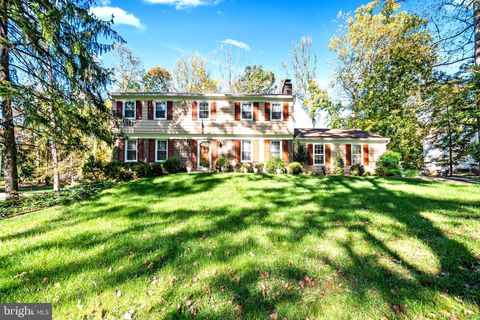 Homes For Sale - 10206 Carol Street<br/> GREAT FALLS, VA 22066