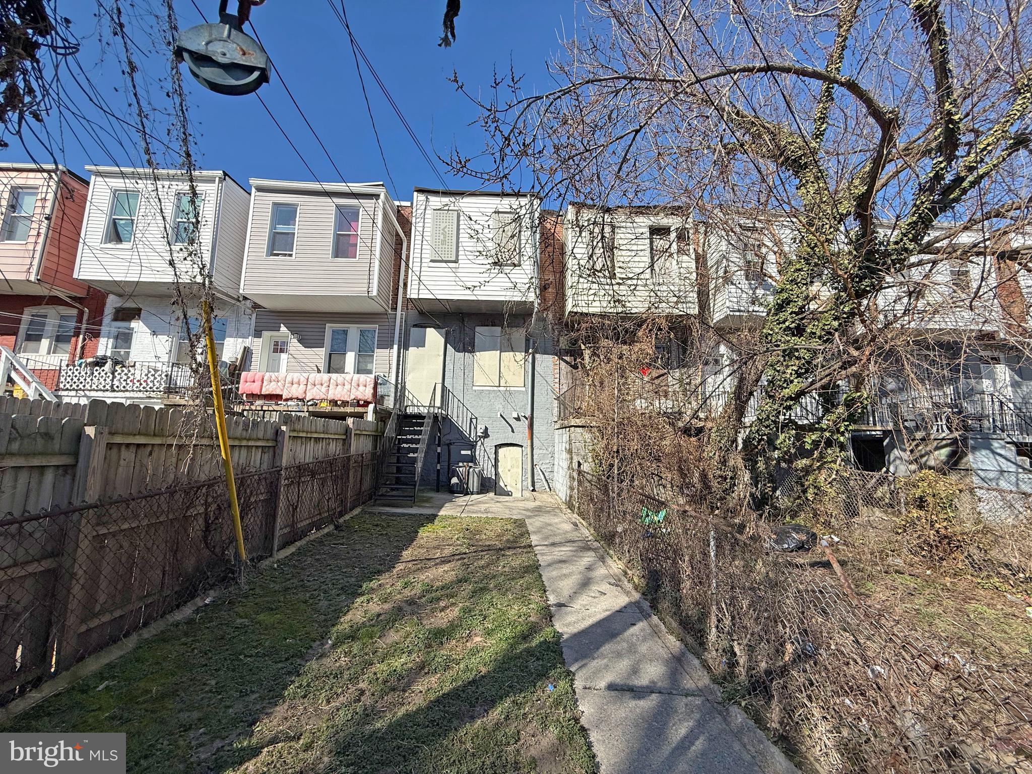 1613 N SMALLWOOD STREET