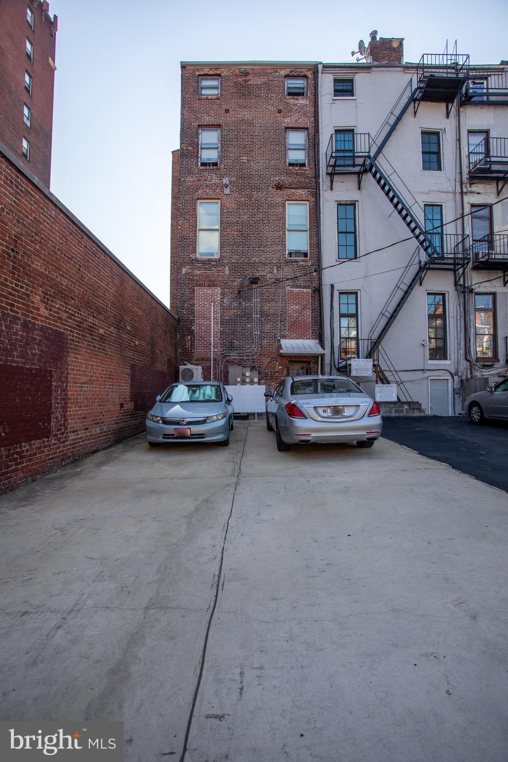 MOUNT VERNON PLACE HISTORIC DISTRICT - Commercial Lease