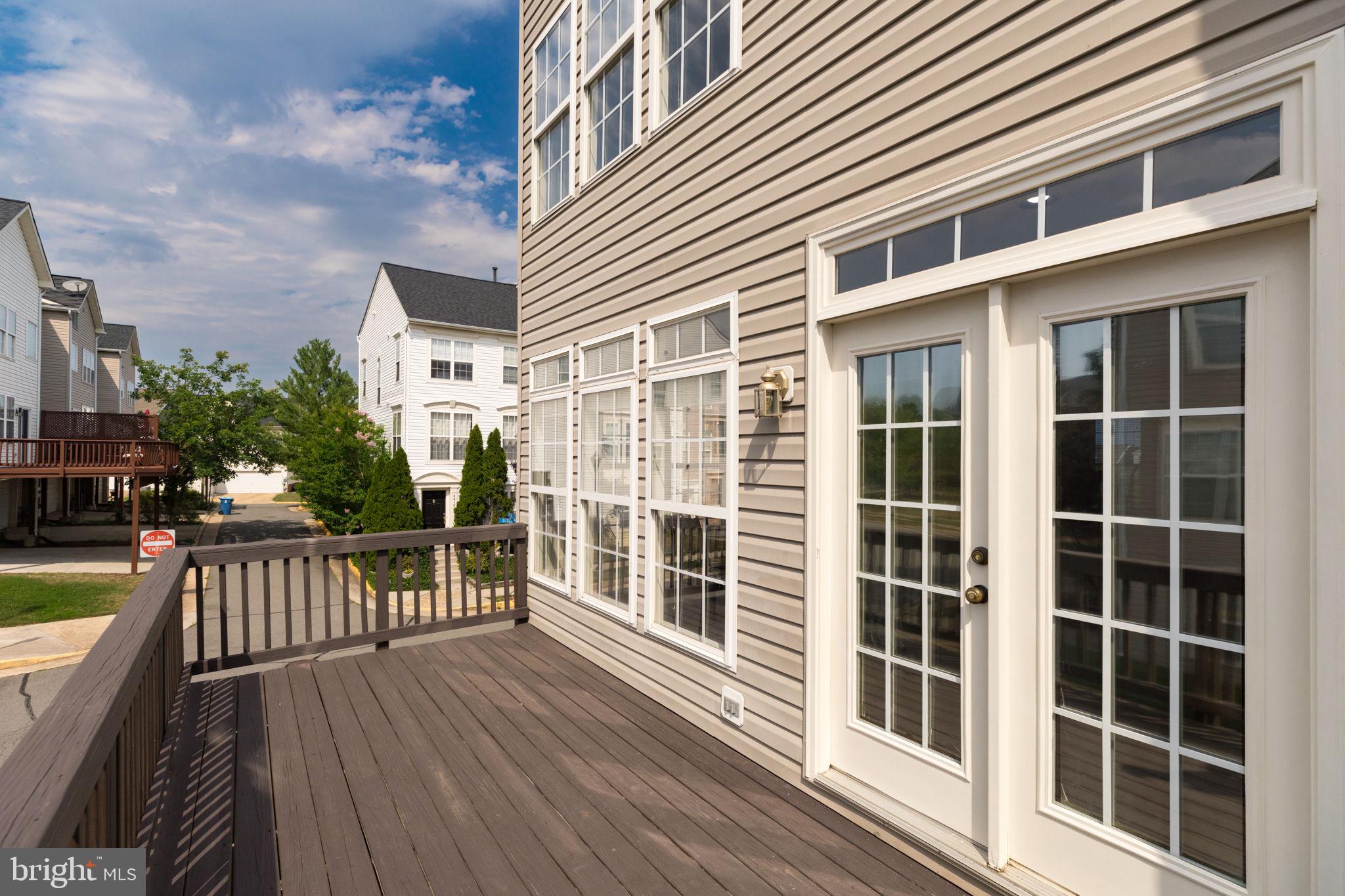 ASHBURN VILLAGE - Residential