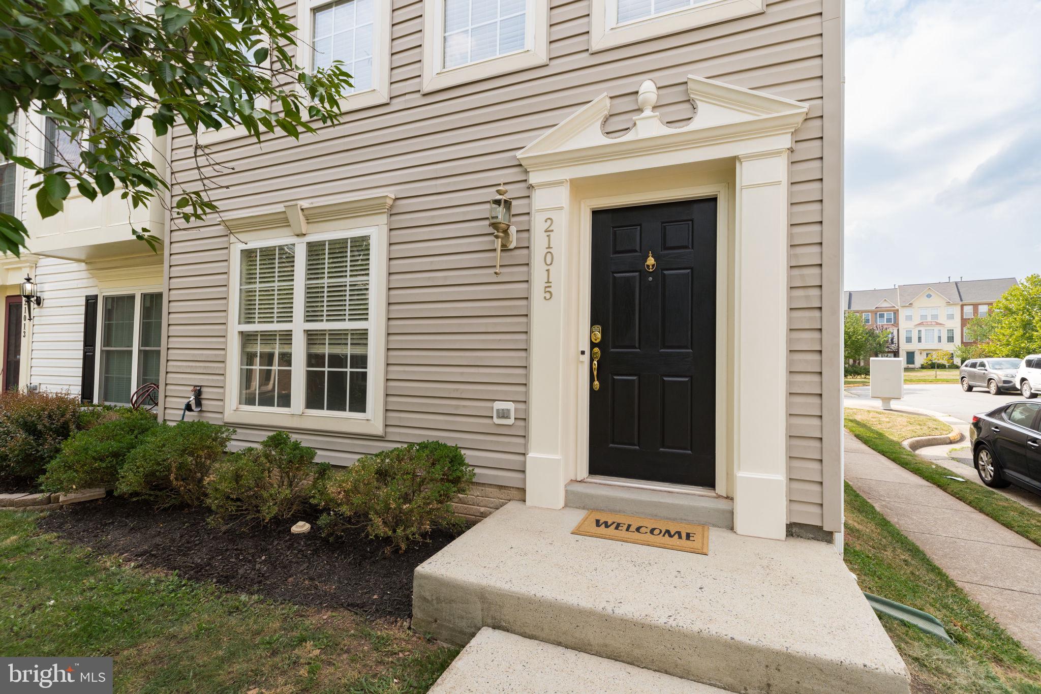 ASHBURN VILLAGE - Residential