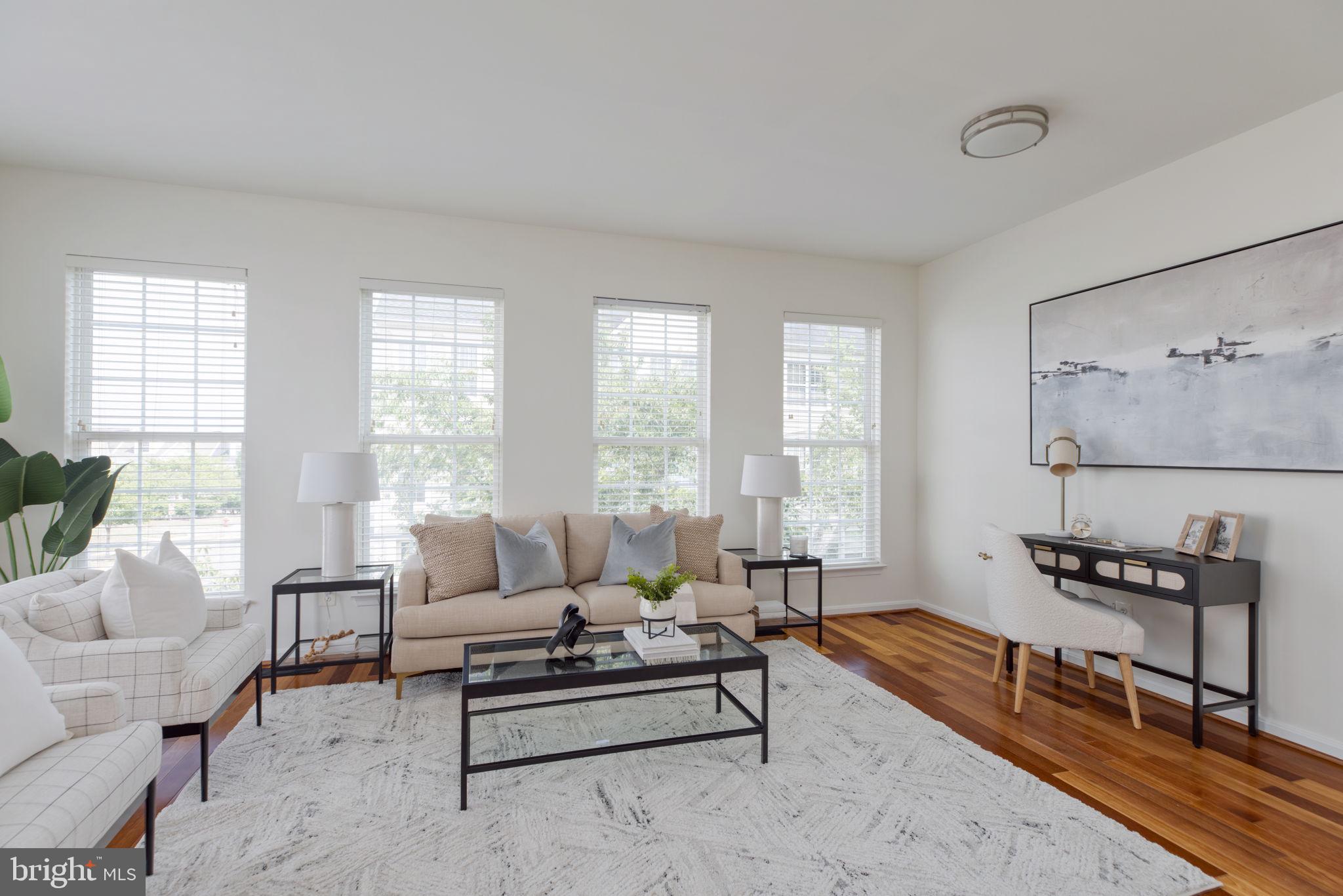 ASHBURN VILLAGE - Residential