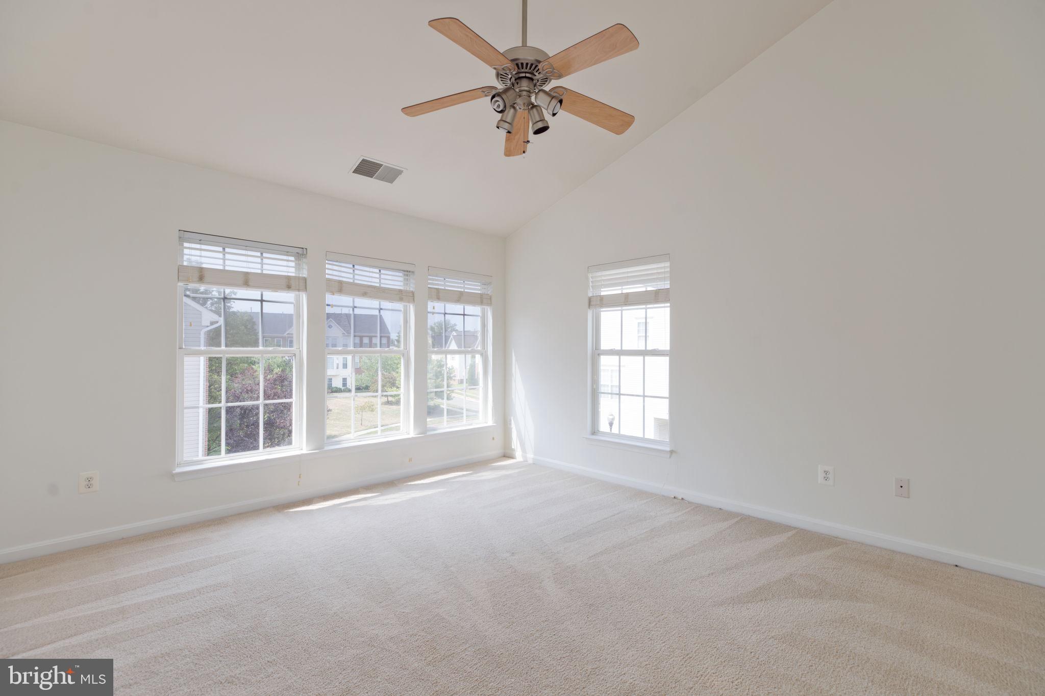ASHBURN VILLAGE - Residential