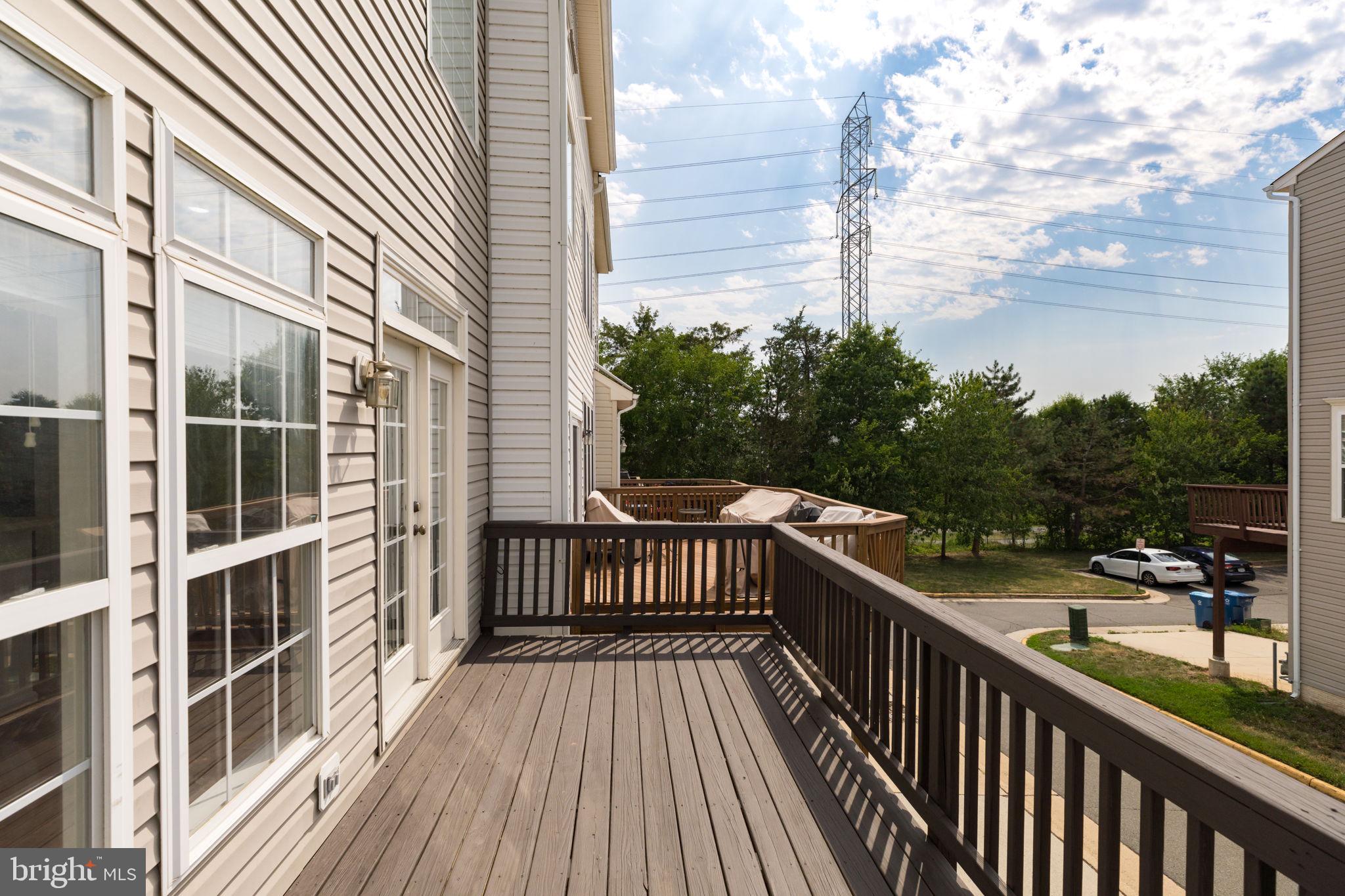 ASHBURN VILLAGE - Residential
