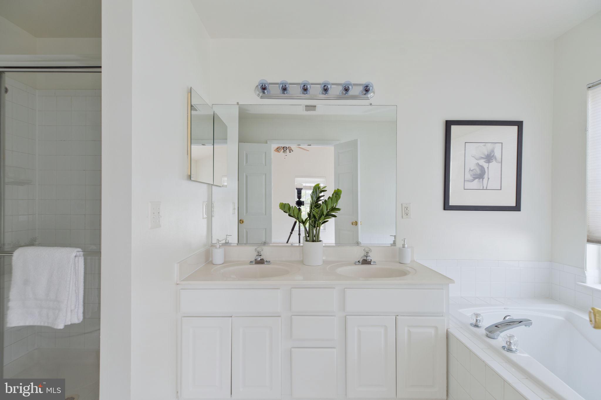 ASHBURN VILLAGE - Residential