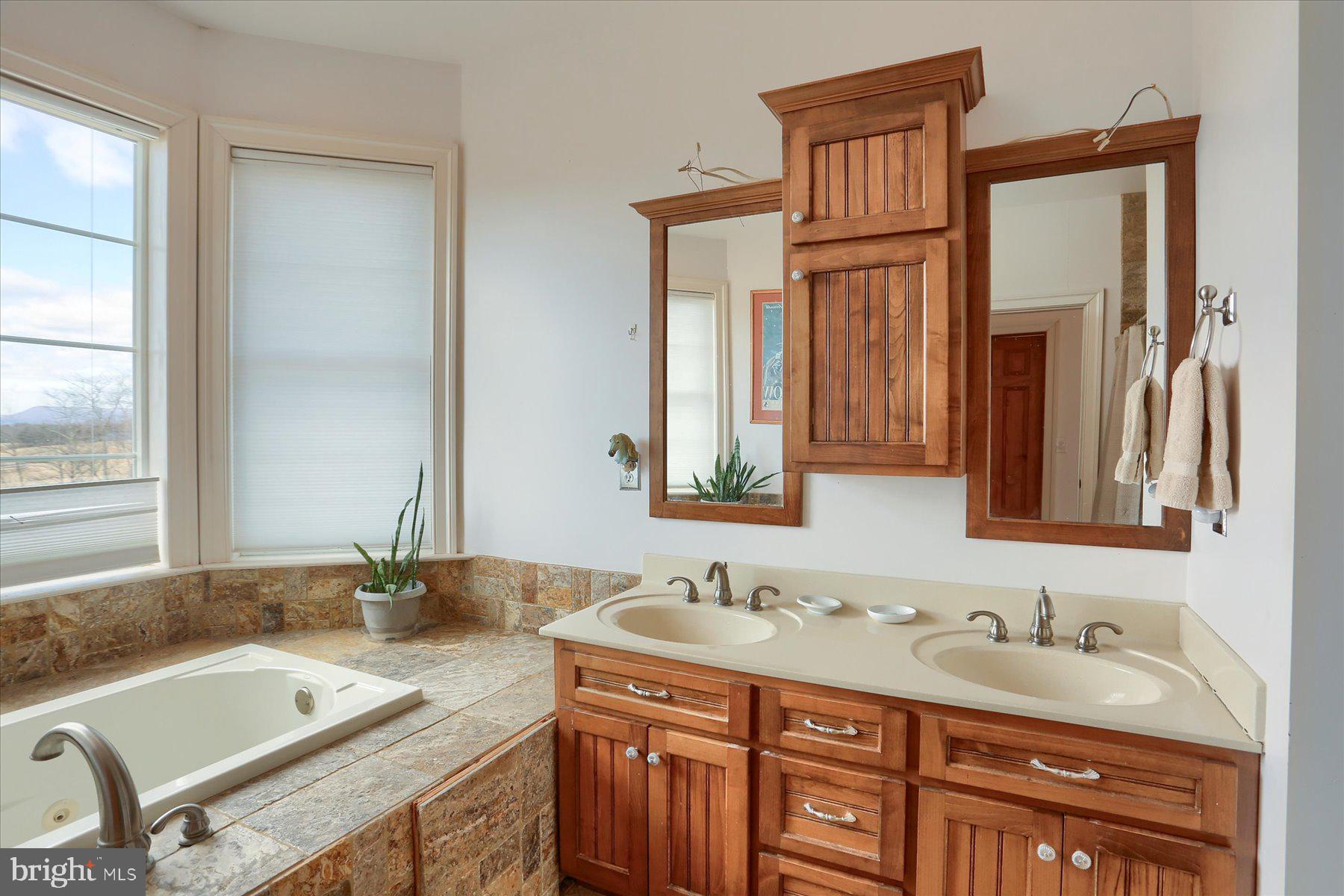 BROWNAWELL FARMS - Residential