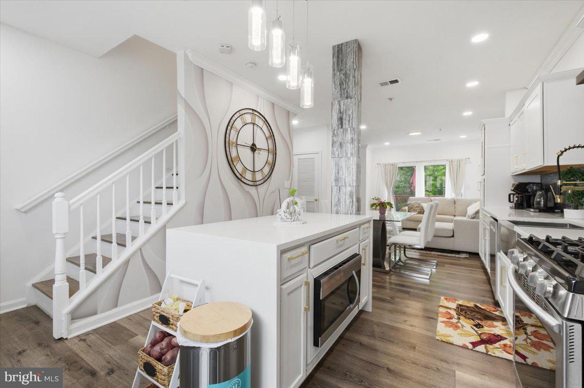 PARKSIDE AT ASHBURN - Residential