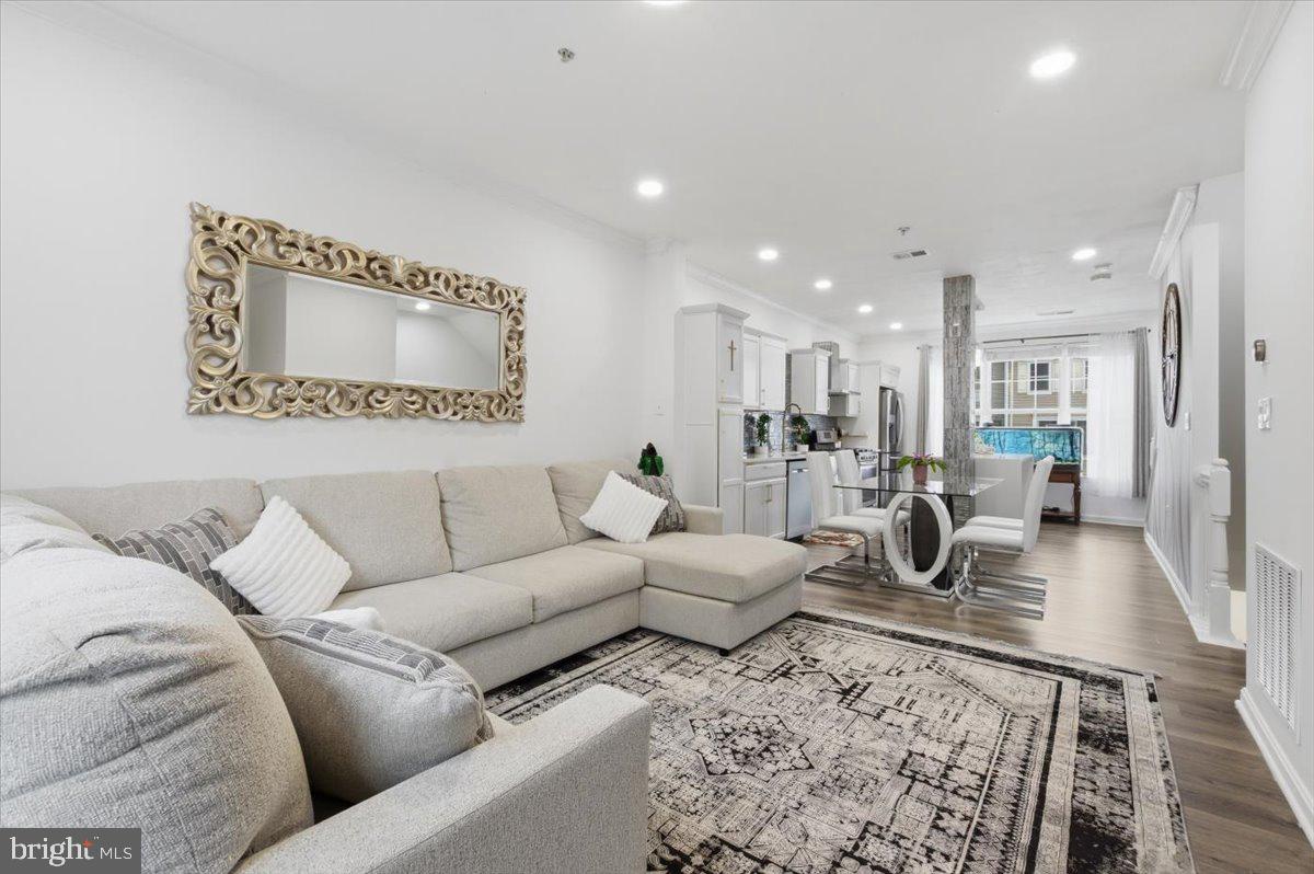 PARKSIDE AT ASHBURN - Residential