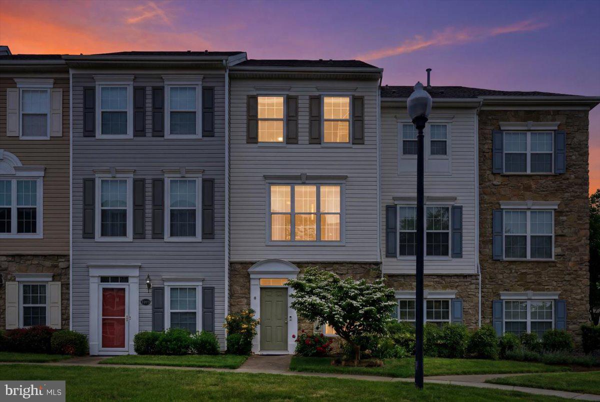 PARKSIDE AT ASHBURN - Residential
