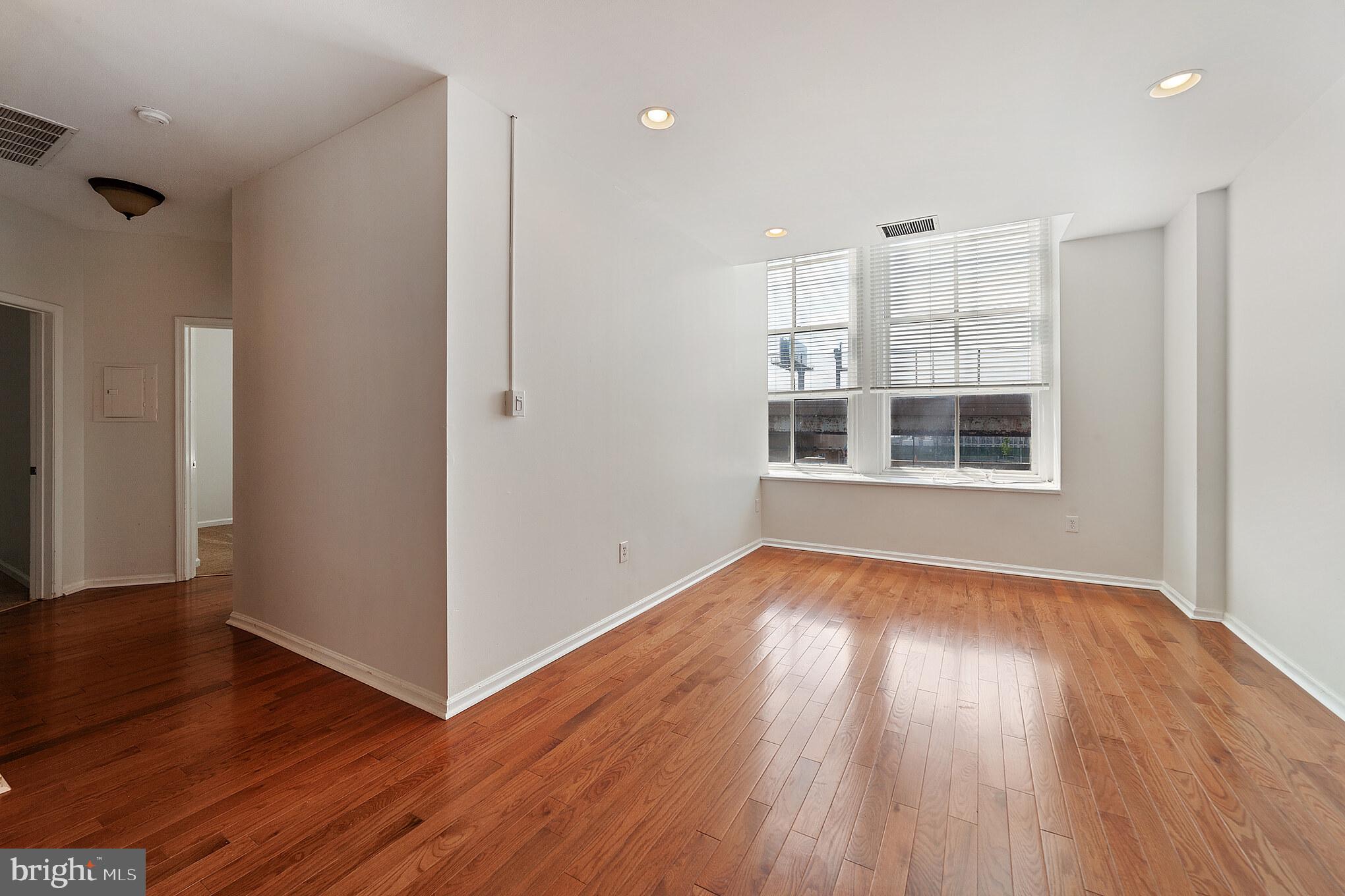 1050 E MONTGOMERY AVENUE 209