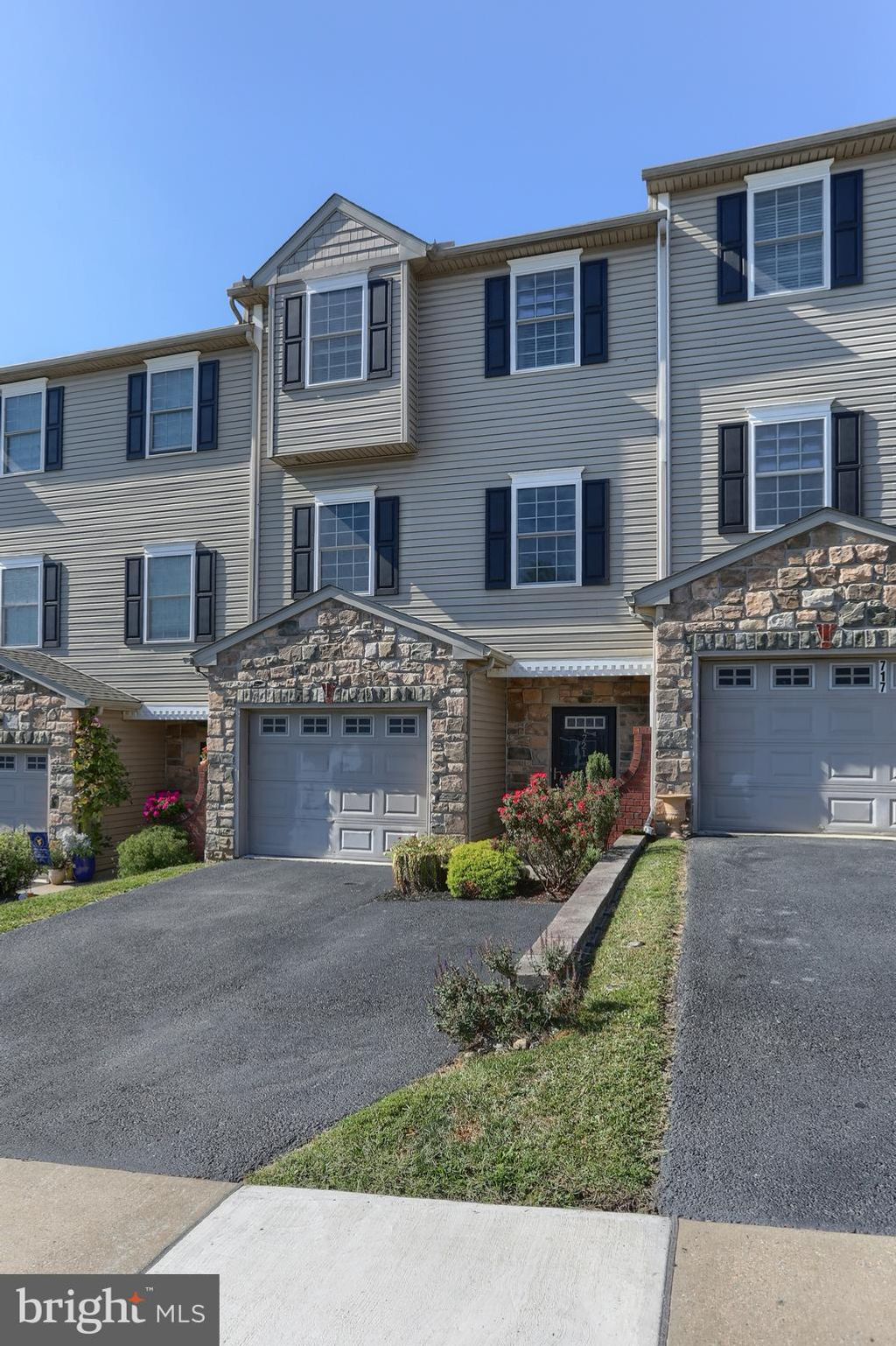 Photo of 721 S 82nd Street, HARRISBURG, PA 17111 (MLS # PADA2049770)