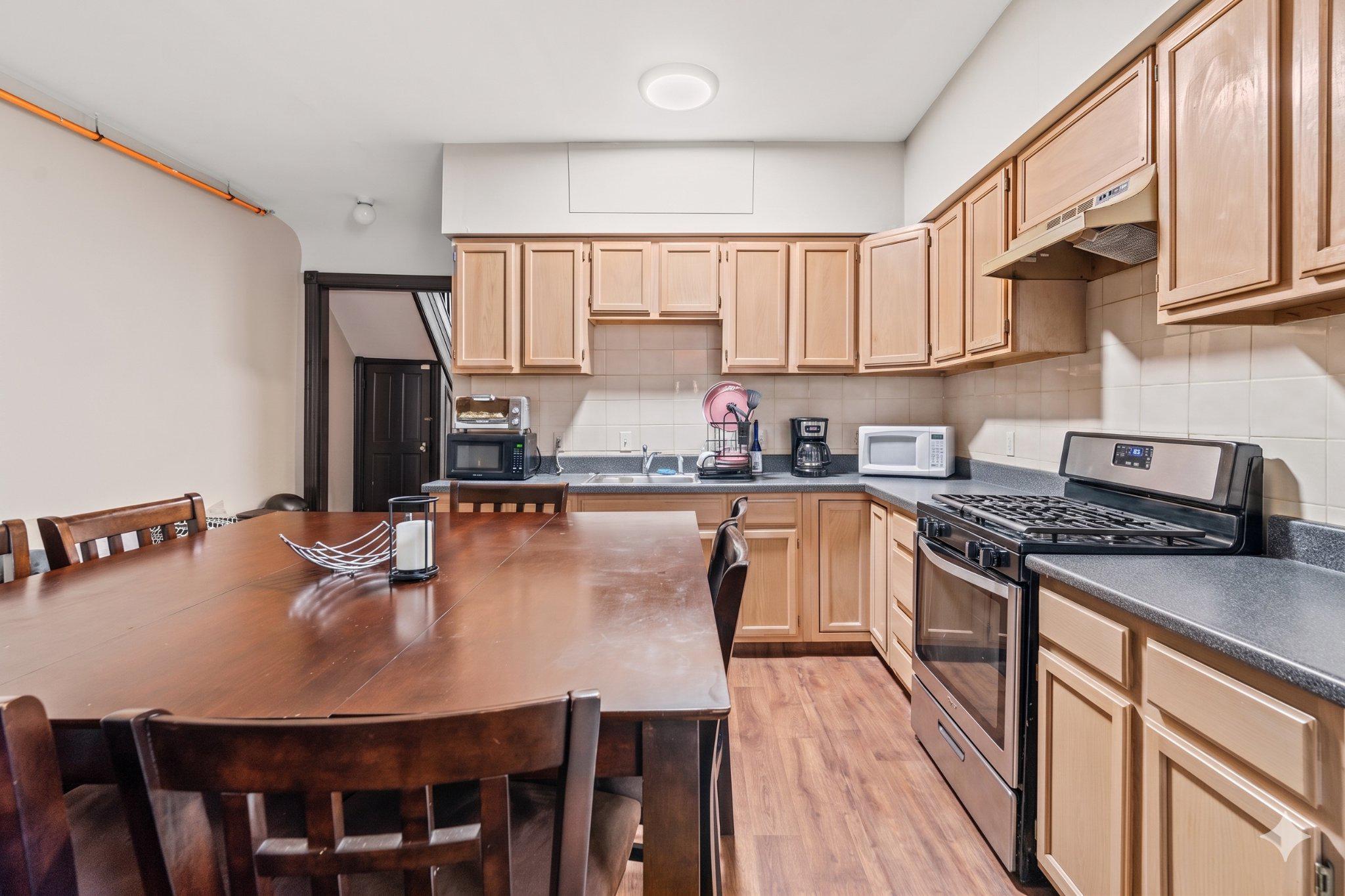 4127 WOODLAND AVENUE