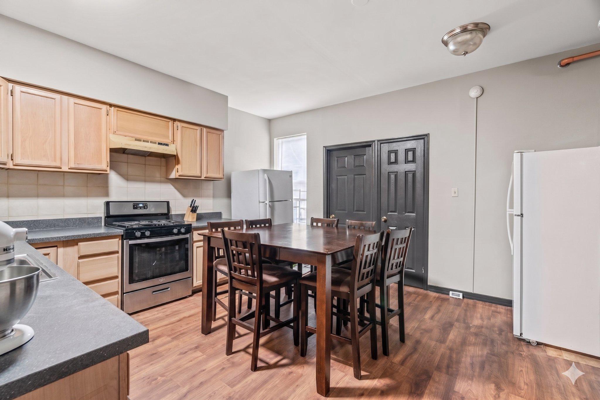 4127 WOODLAND AVENUE