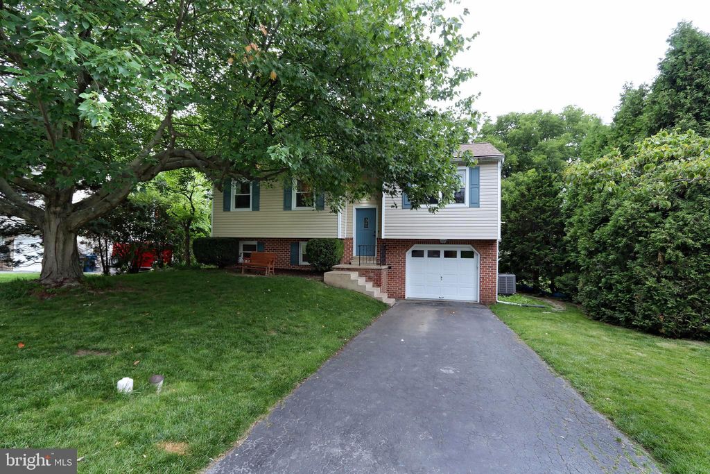 Photo of 3824 Hillcrest Drive, COLUMBIA, PA 17512 (MLS # PALA2071266)