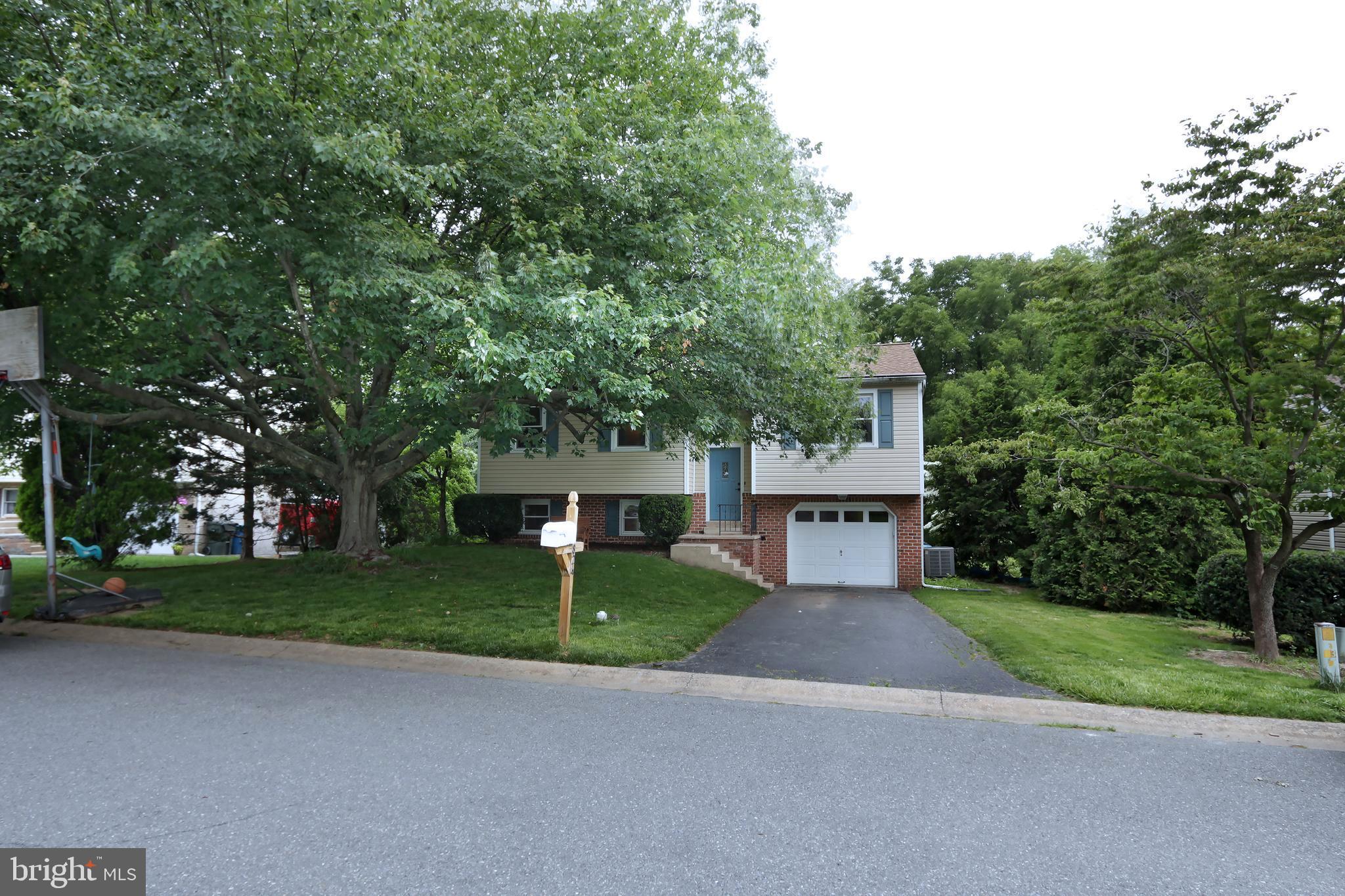 3824 HILLCREST DRIVE