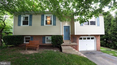 3824 HILLCREST DRIVE COLUMBIA PA 17512