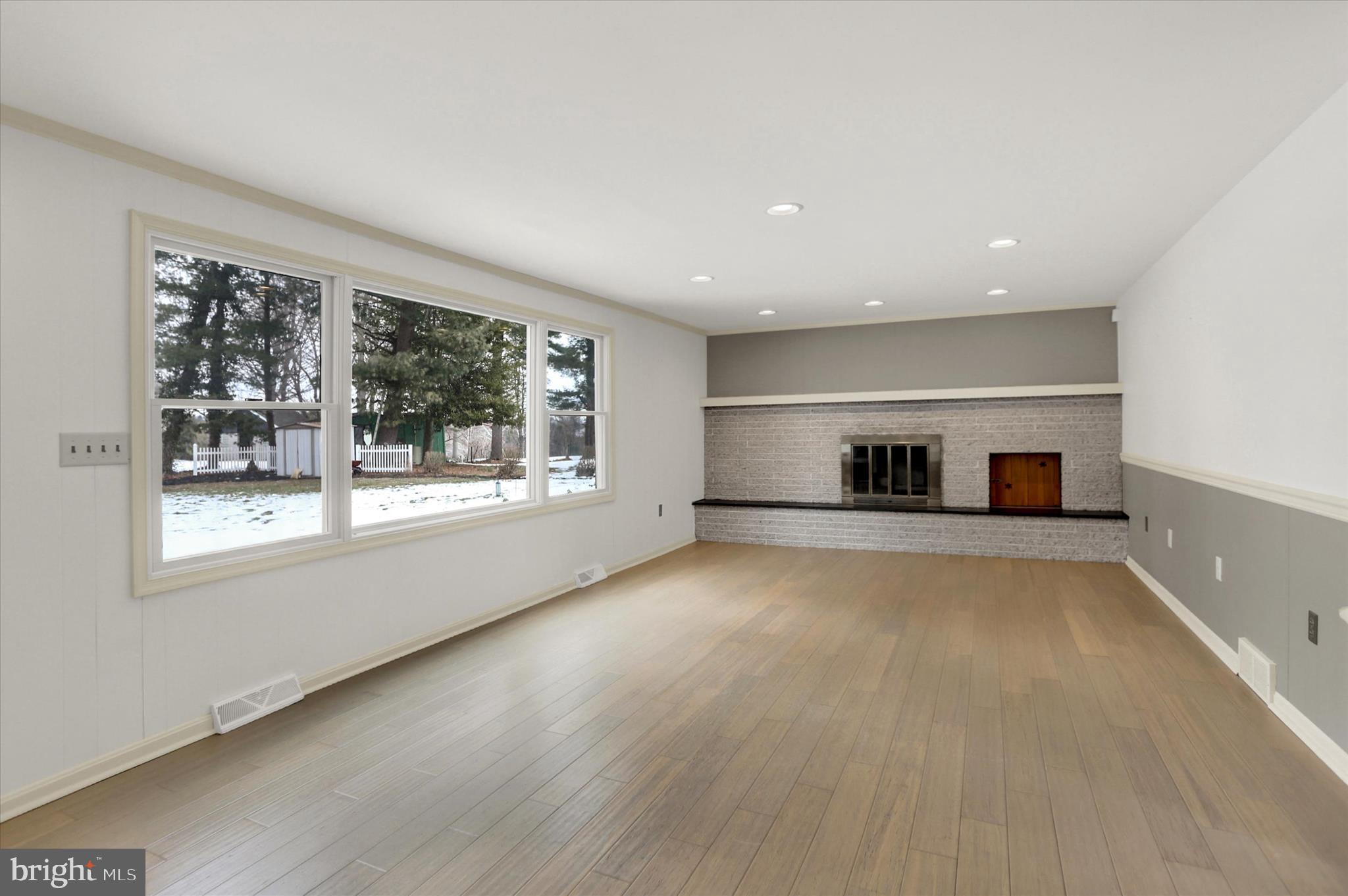 PINEBROOK - Residential