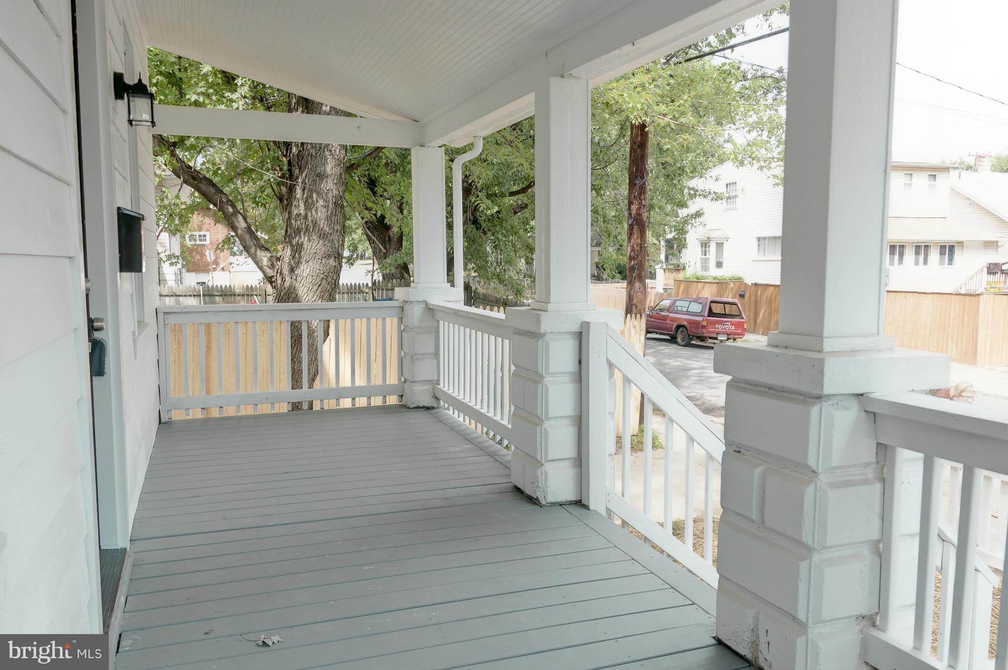 COLMAR MANOR - Residential