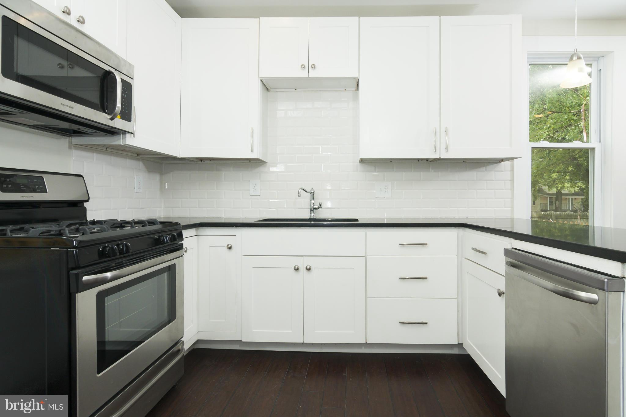 COLMAR MANOR - Residential