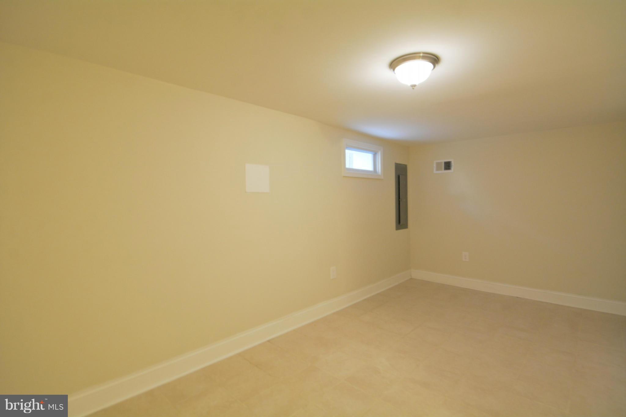 COLMAR MANOR - Residential