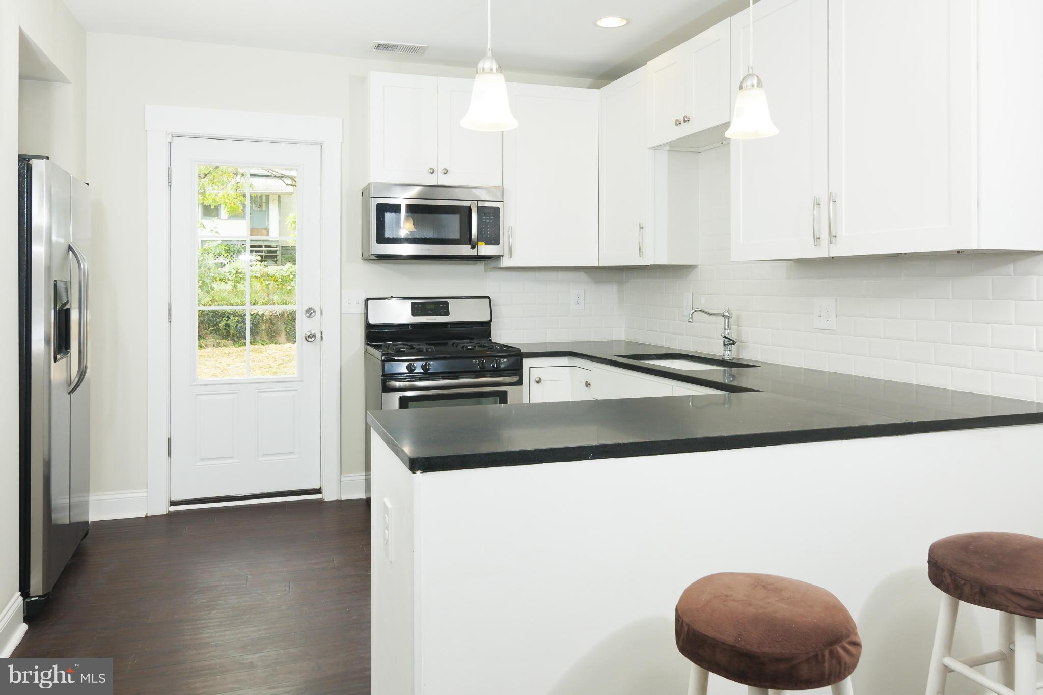 COLMAR MANOR - Residential