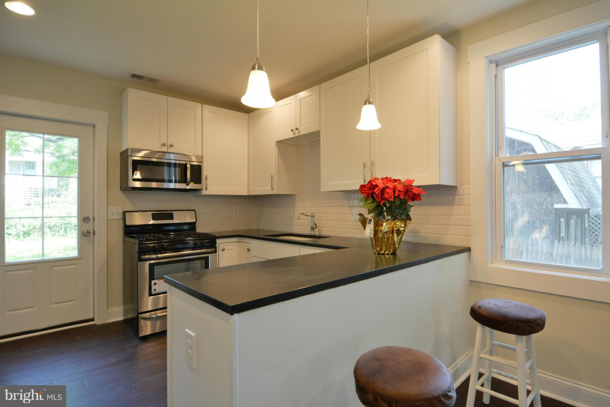 COLMAR MANOR - Residential