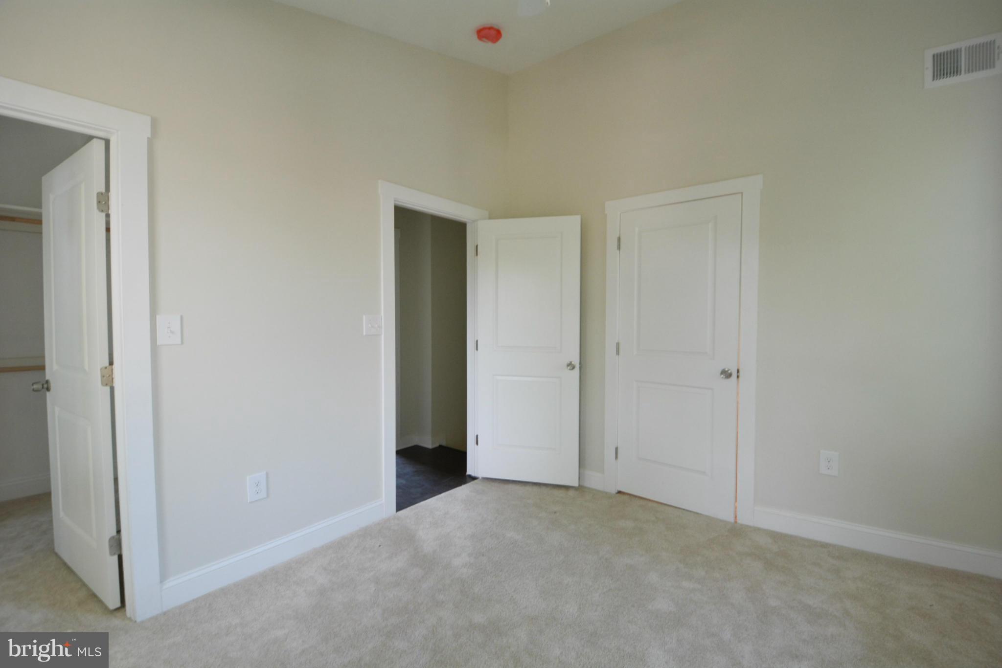 COLMAR MANOR - Residential