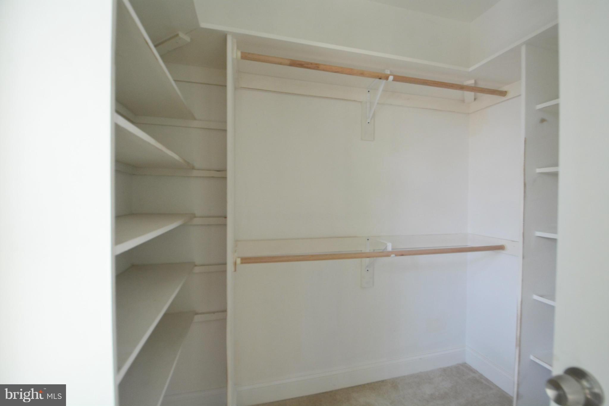 COLMAR MANOR - Residential