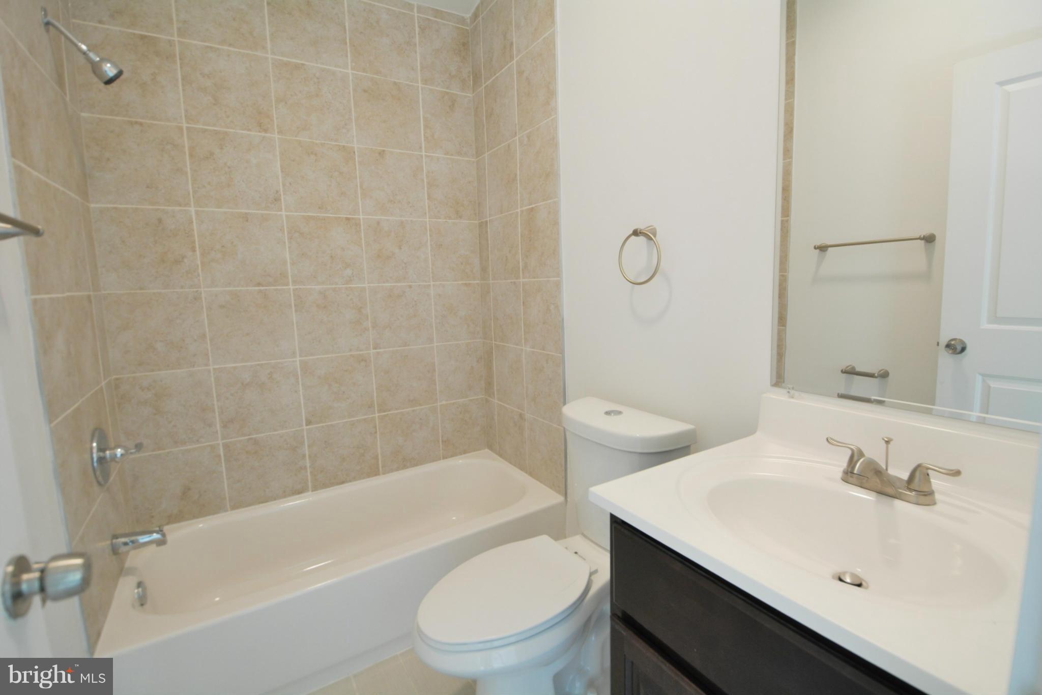 COLMAR MANOR - Residential