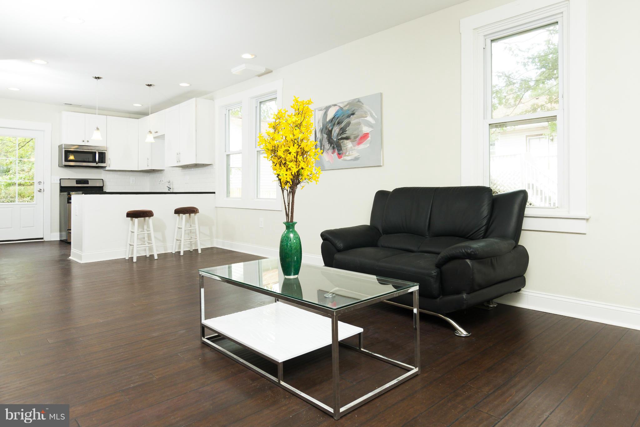 COLMAR MANOR - Residential