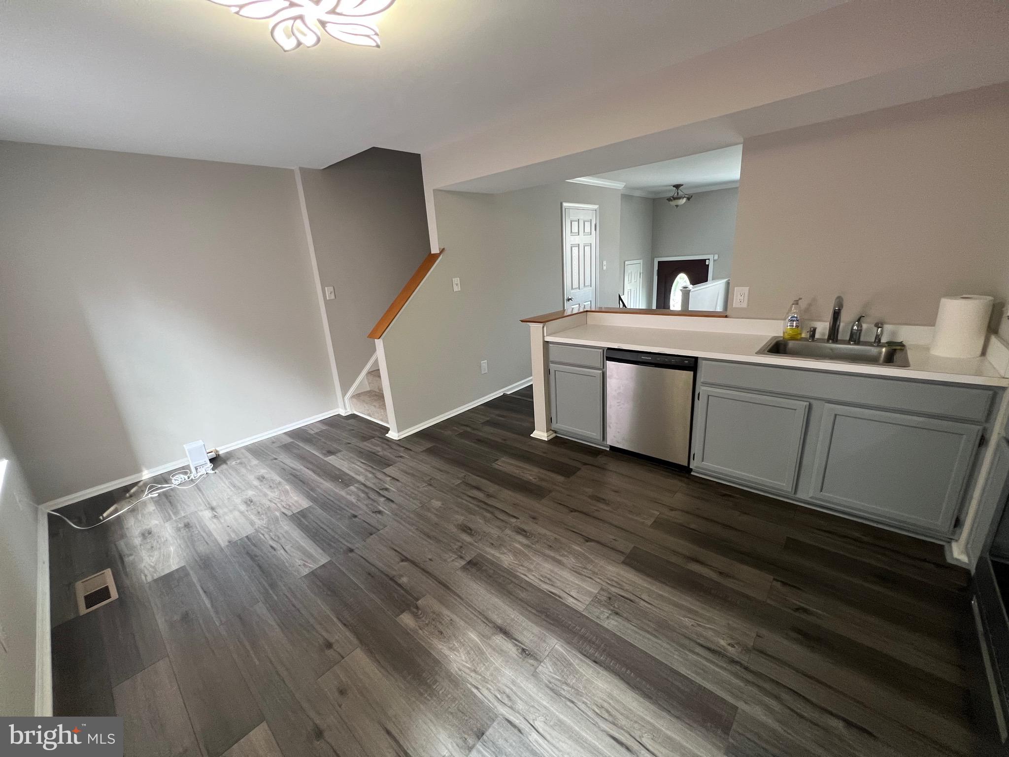 WAYSIDE VILLAGE - Residential Lease