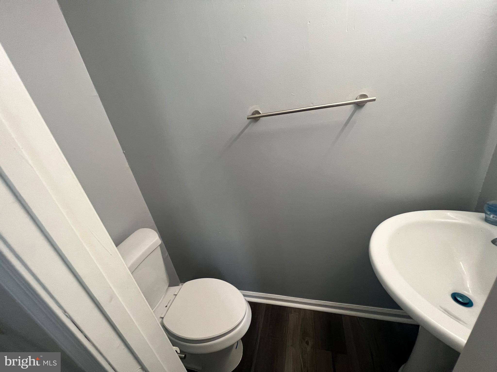 WAYSIDE VILLAGE - Residential Lease