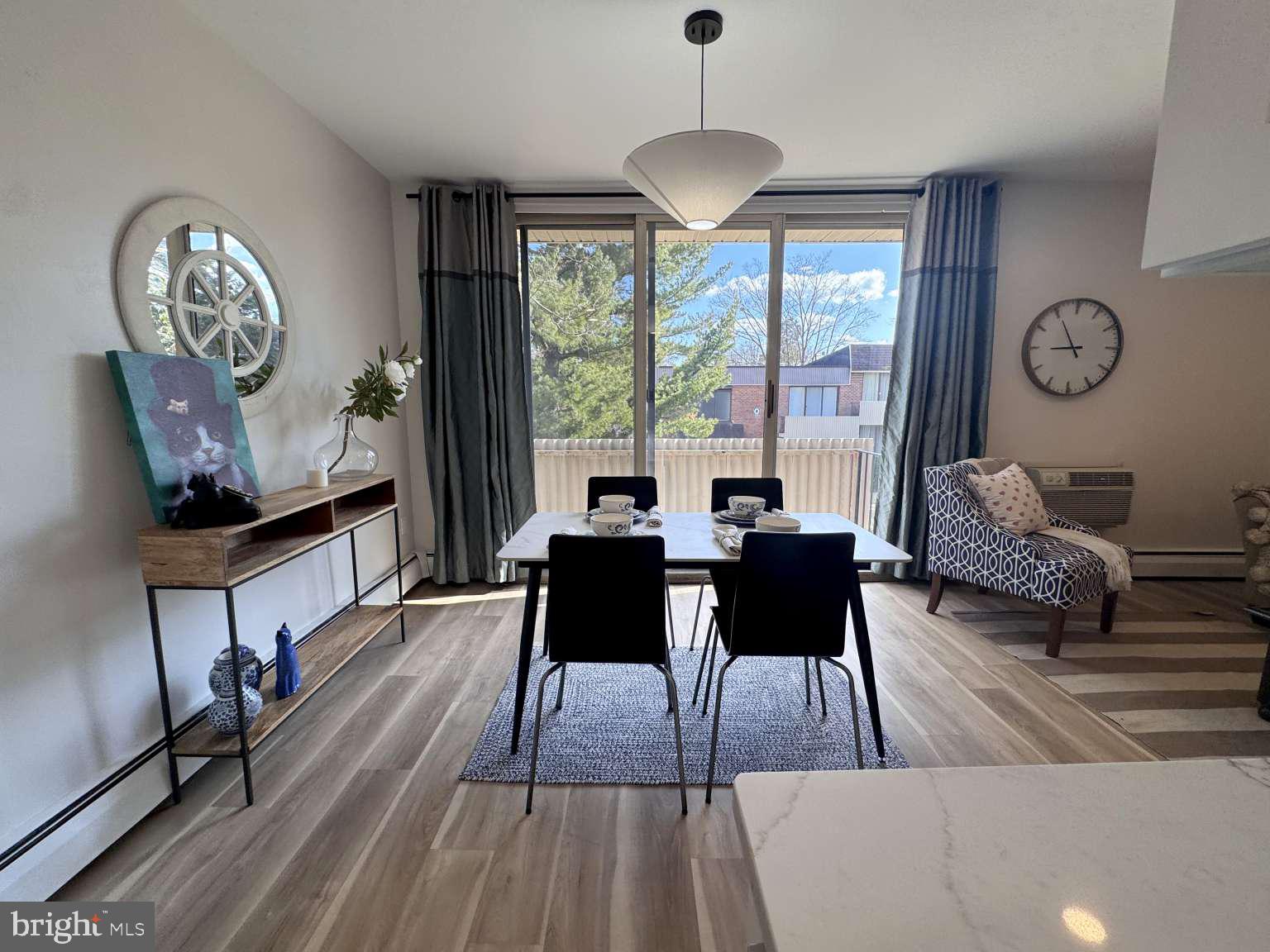 CONTEMPORARY VLG - Residential