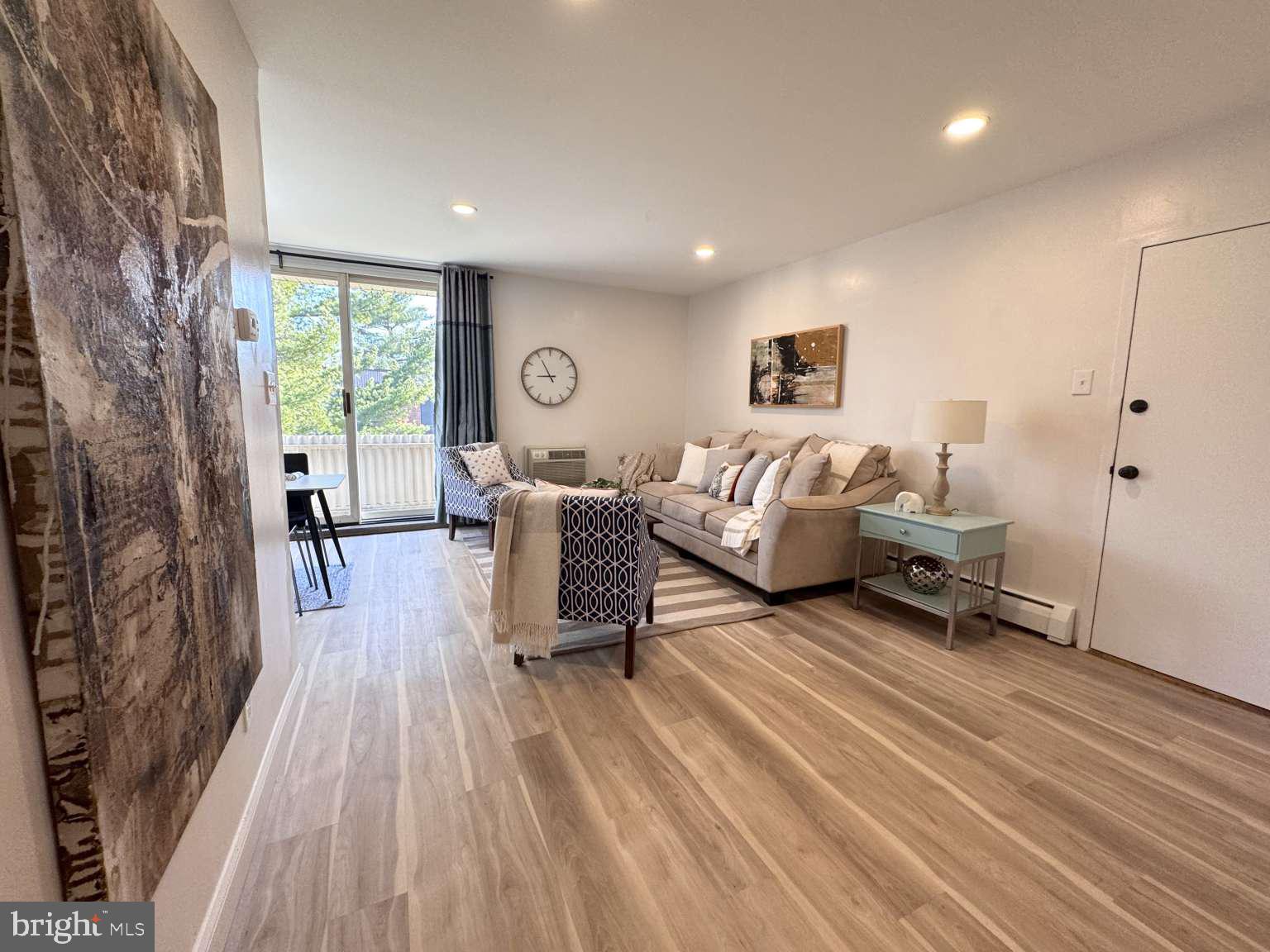 CONTEMPORARY VLG - Residential