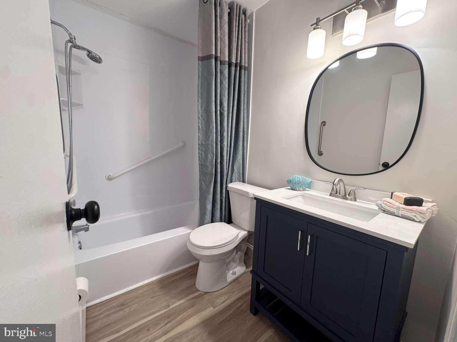 CONTEMPORARY VLG - Residential