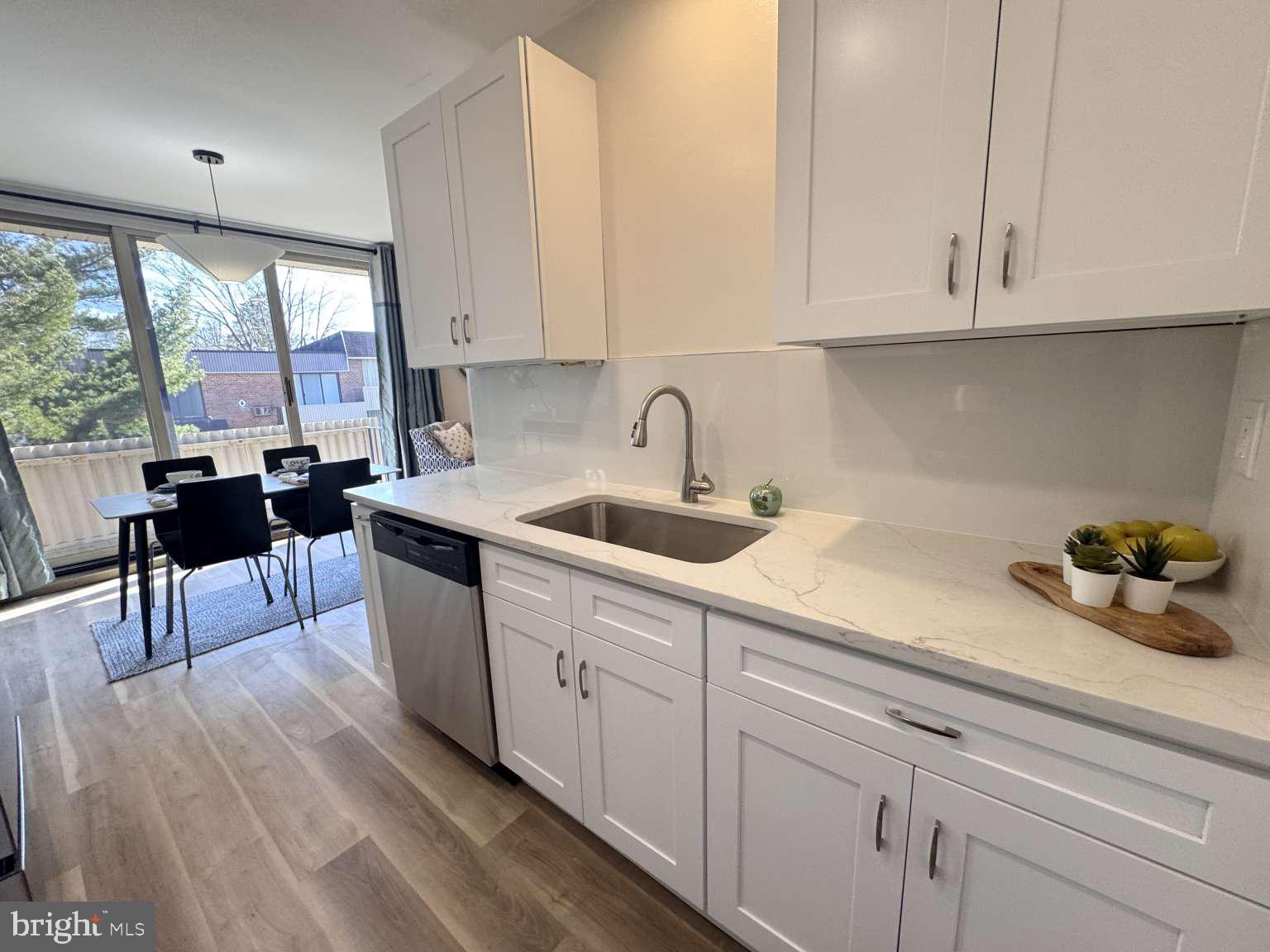 CONTEMPORARY VLG - Residential