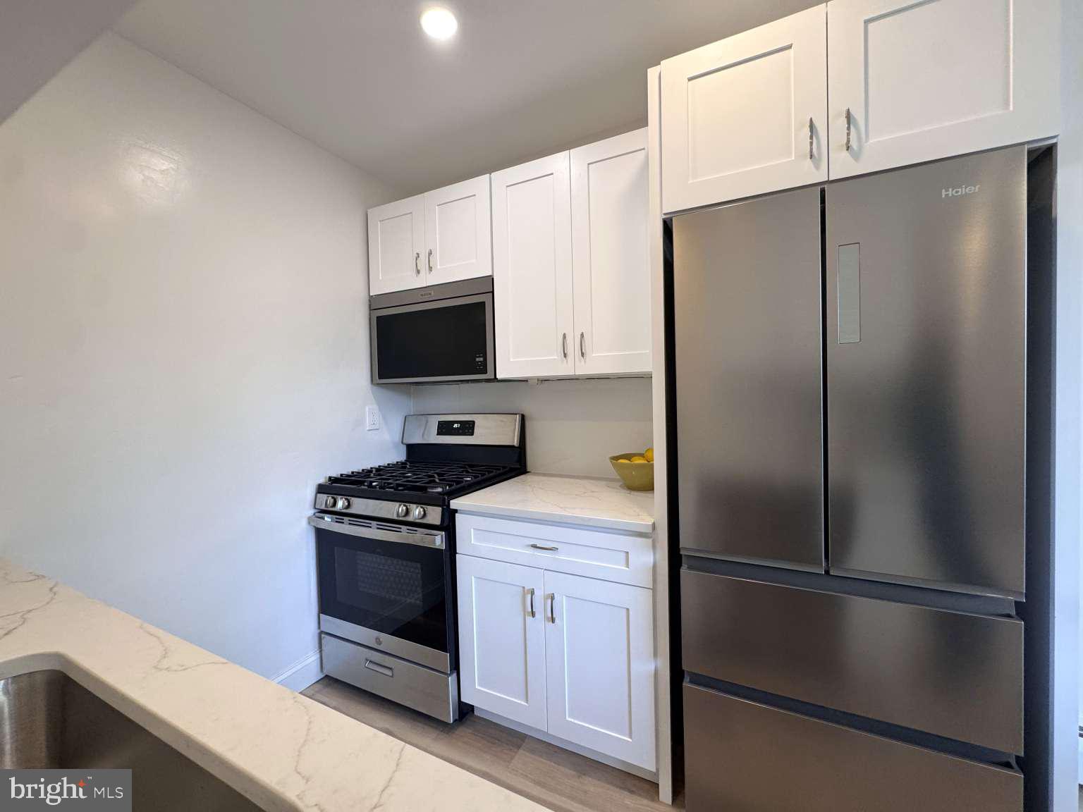 CONTEMPORARY VLG - Residential