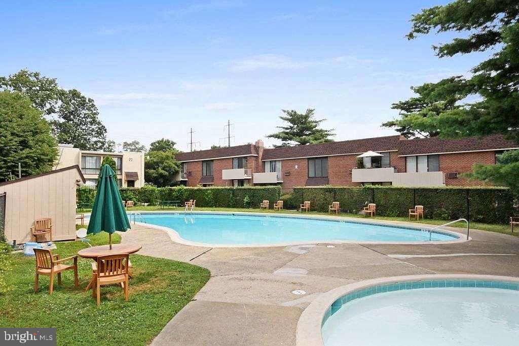 CONTEMPORARY VLG - Residential