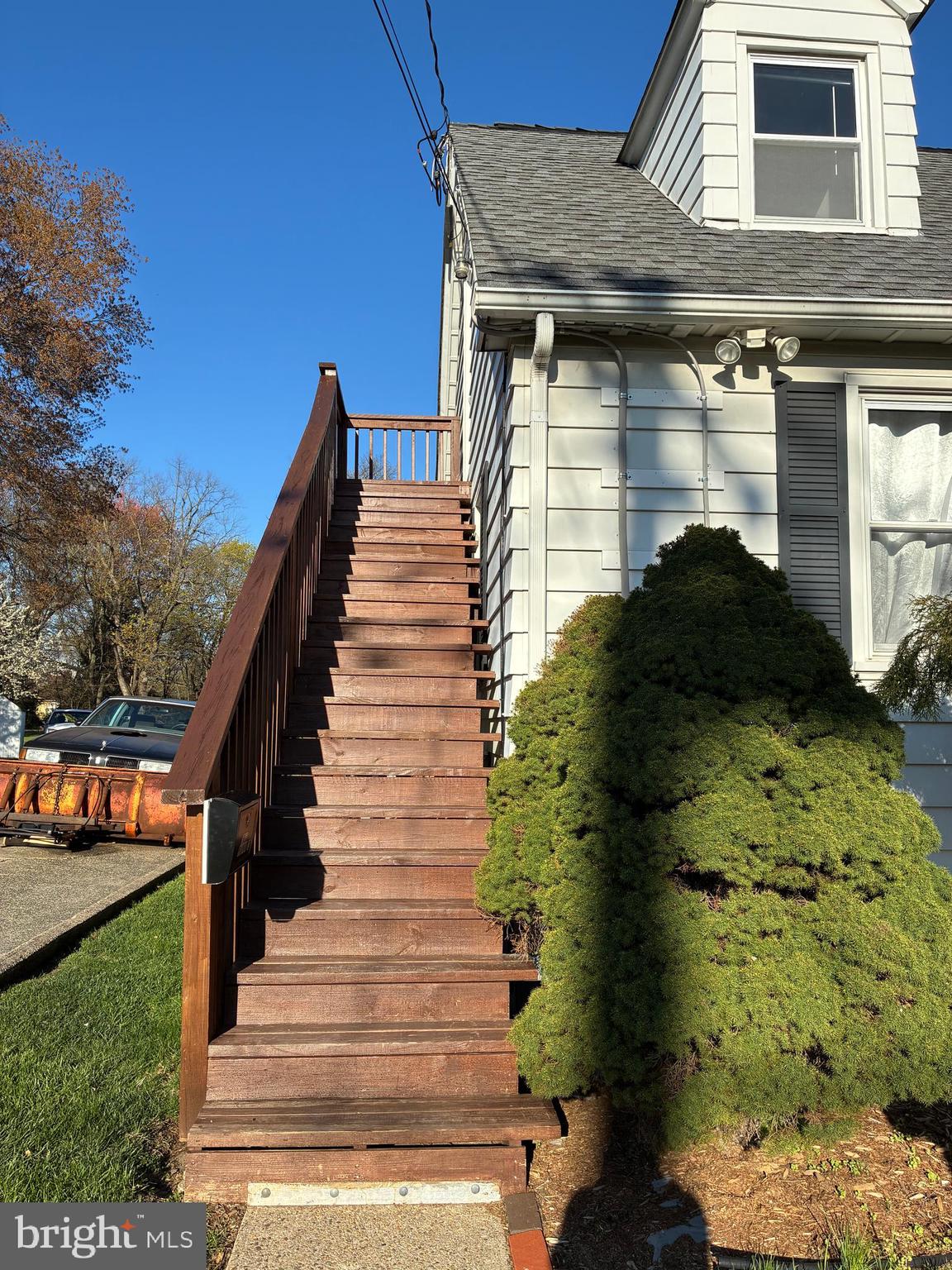 733 N FORKLANDING ROAD FLOOR 2