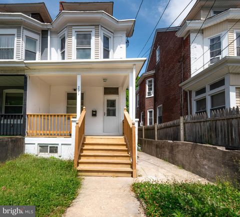 Townhouse For Sale - 221 Highland Avenue<br/> Mercer County, TRENTON, NJ 08618