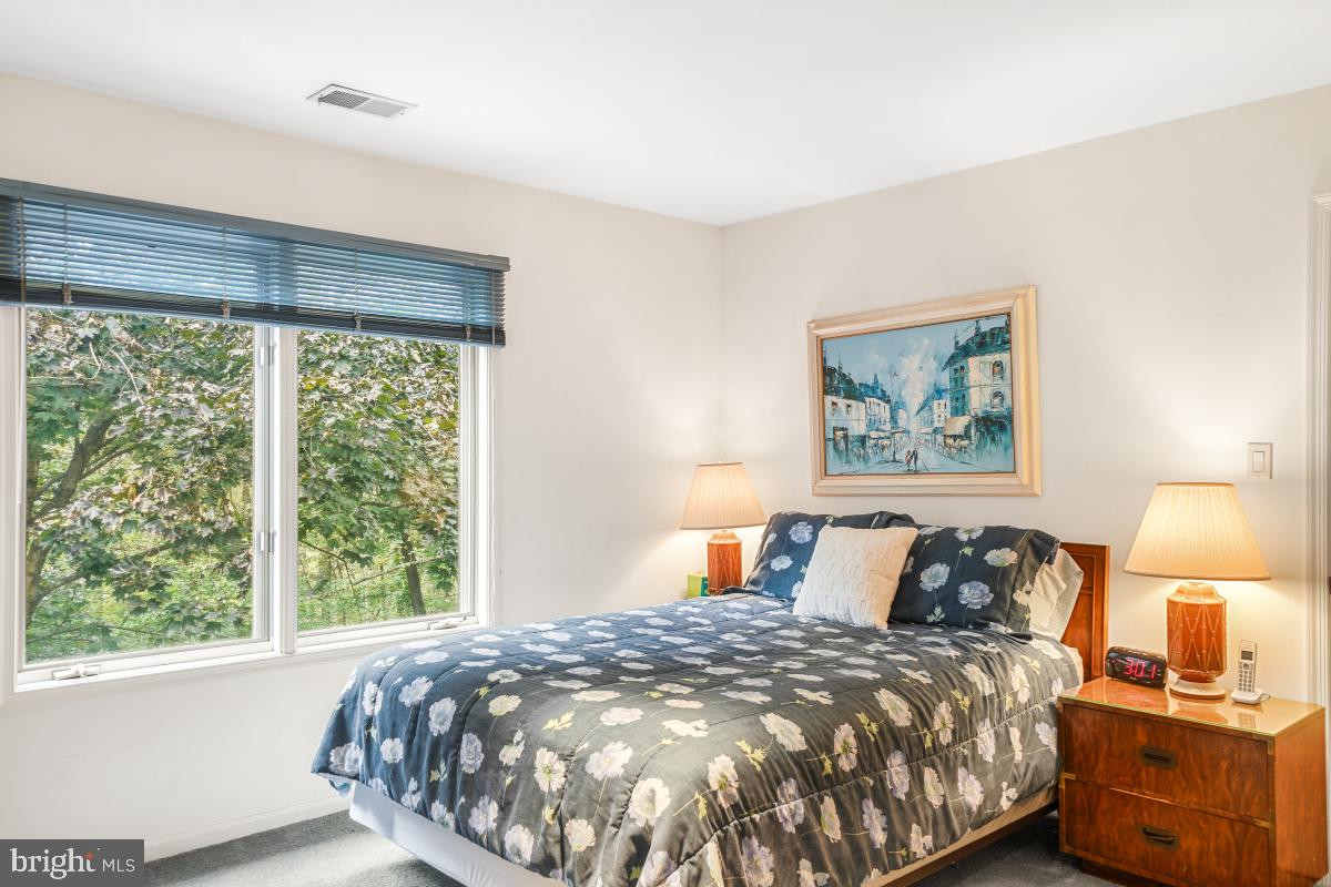 GLEN MILL VILLAGE - Residential