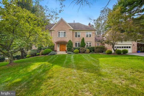 Photo of 11521 Twining Lane, POTOMAC, MD 20854 (MLS # MDMC2200462) Photo of 11521 Twining Lane, POTOMAC, MD 20854 (MLS # MDMC2200462)