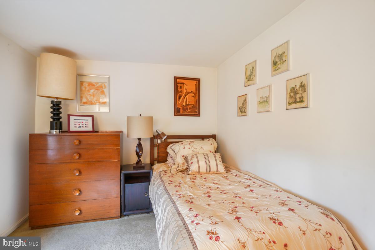 GLEN MILL VILLAGE - Residential