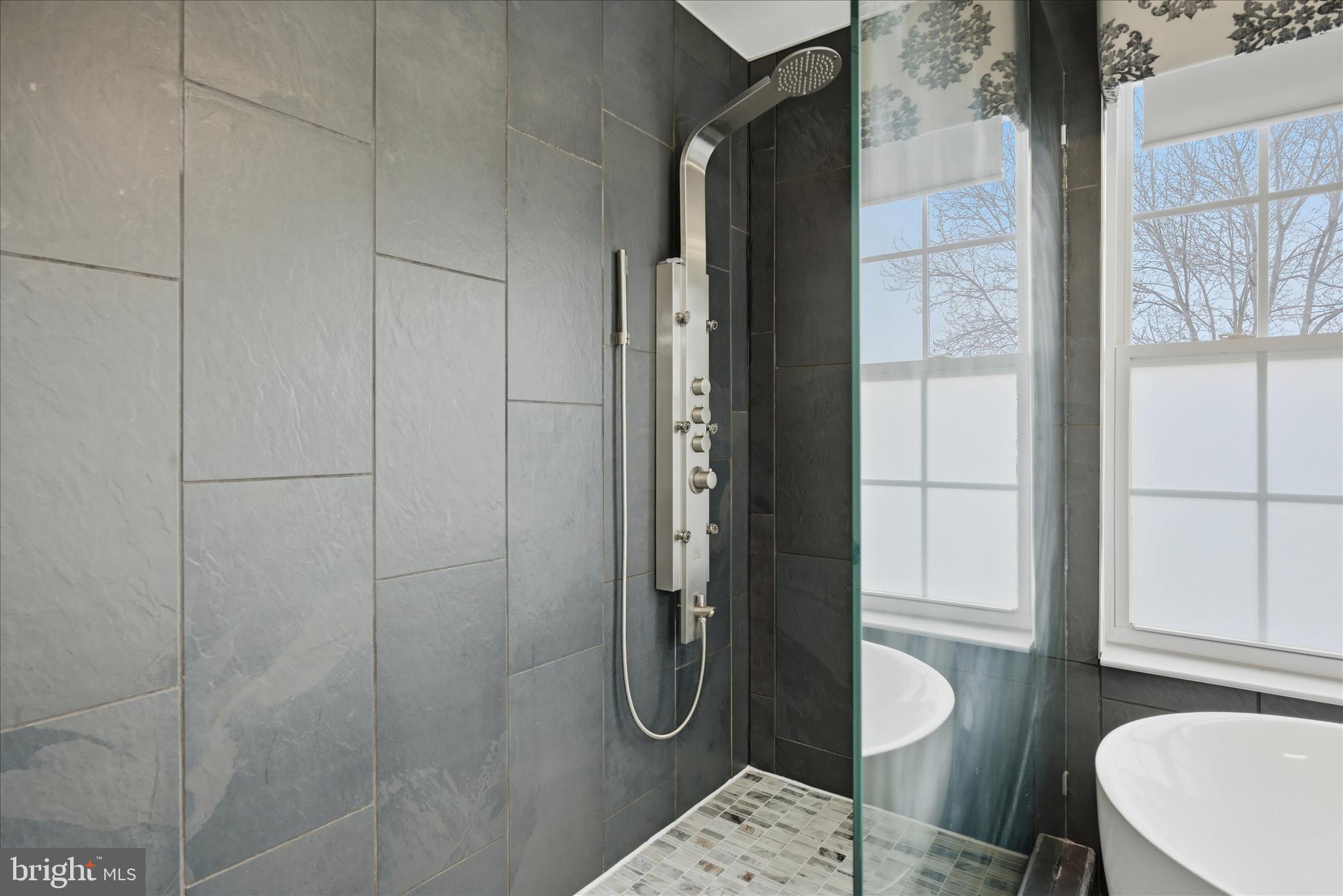 POTOMAC CROSSING - Residential