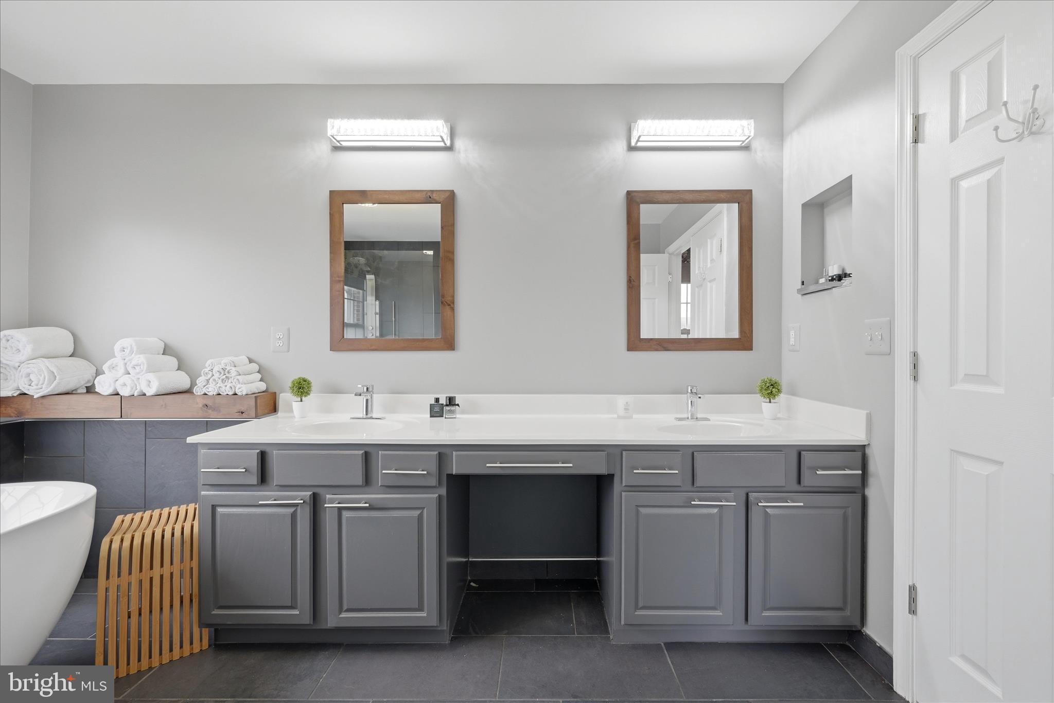 POTOMAC CROSSING - Residential