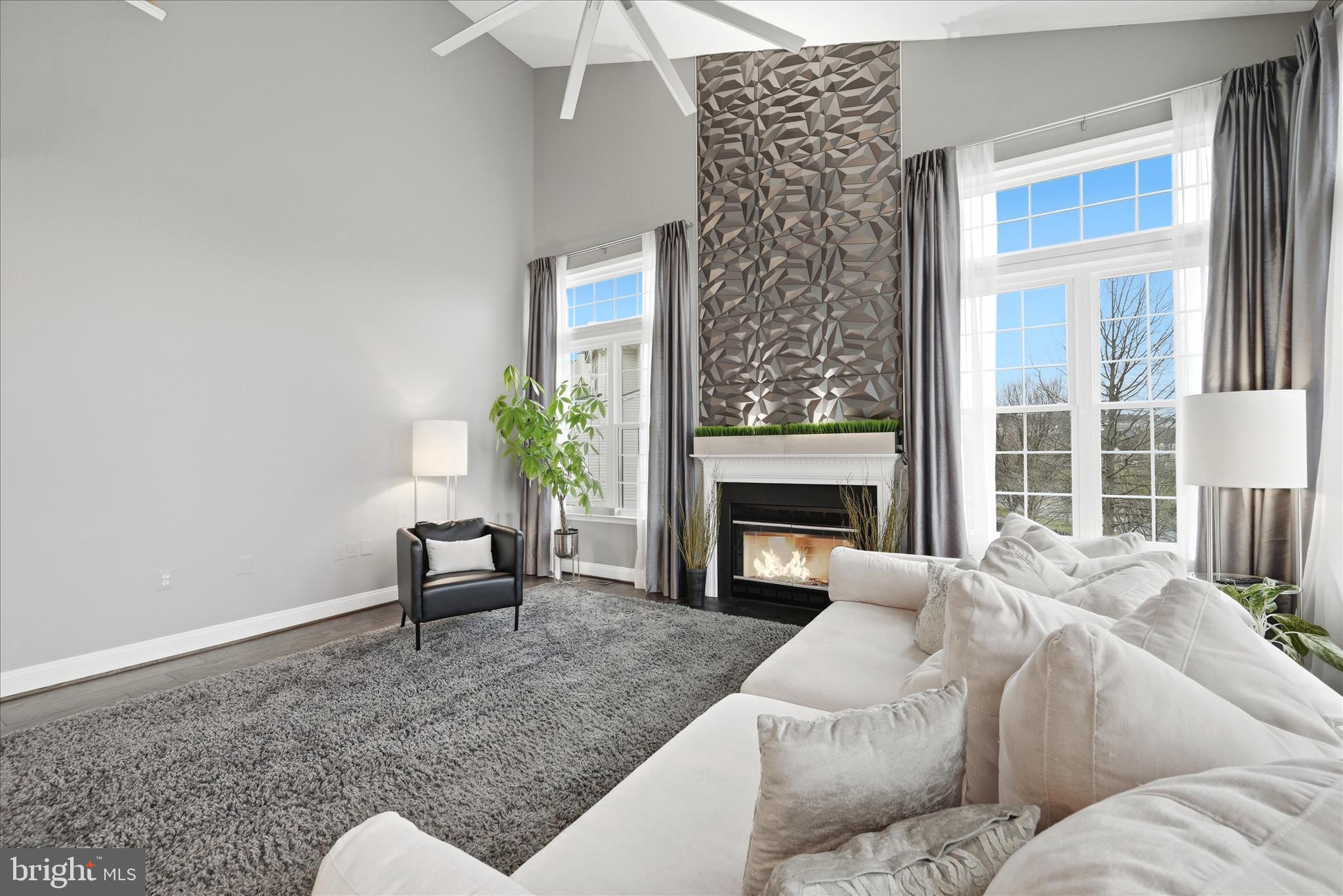 1709 FAIRLEIGH COURT NE