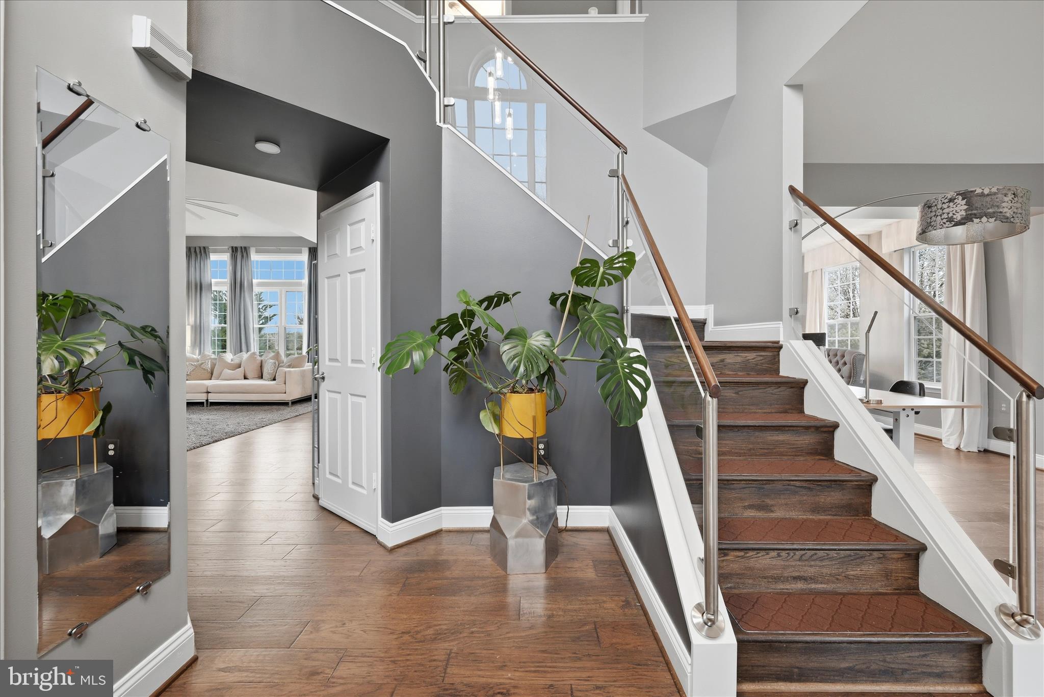 1709 FAIRLEIGH COURT NE