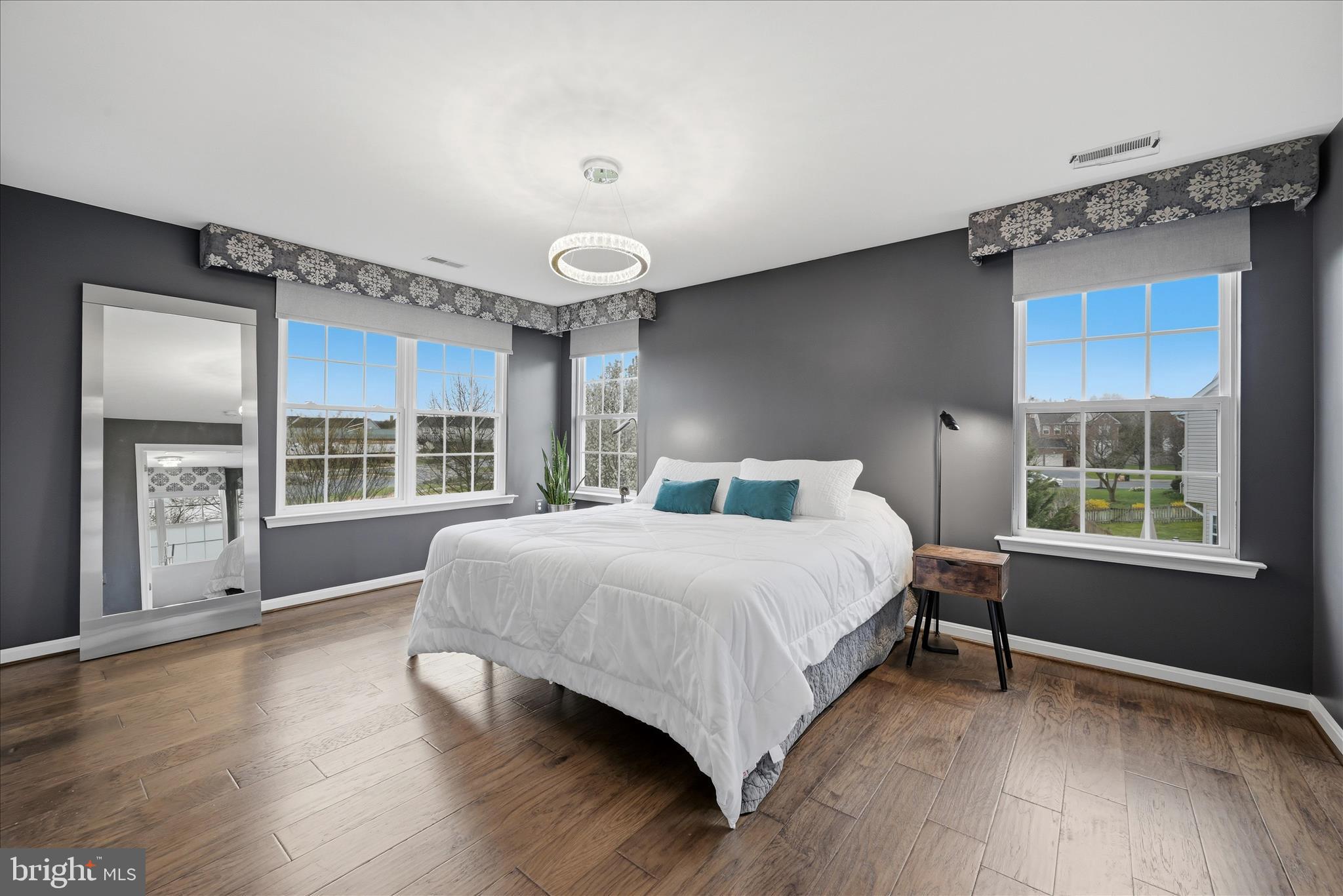 POTOMAC CROSSING - Residential