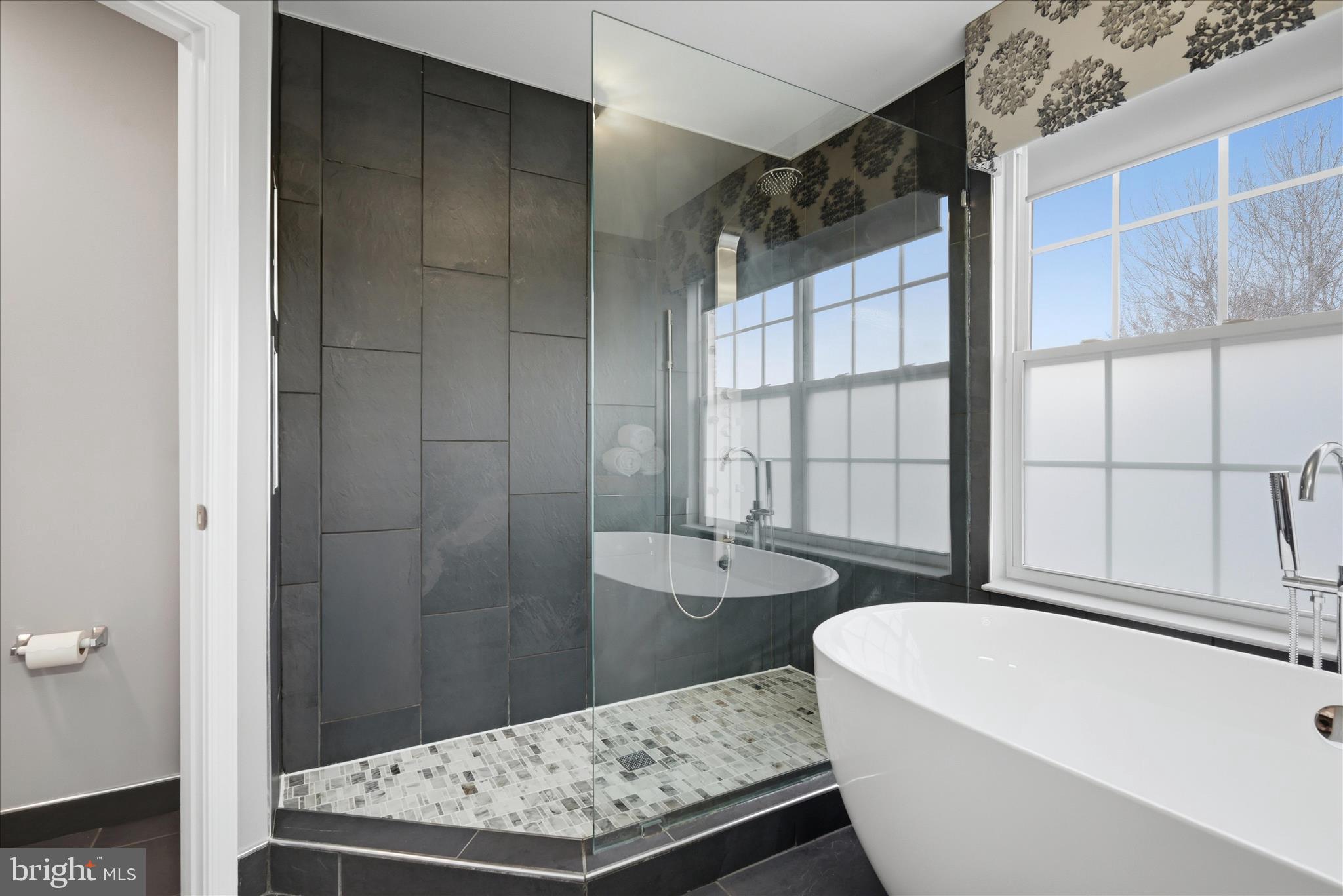 POTOMAC CROSSING - Residential